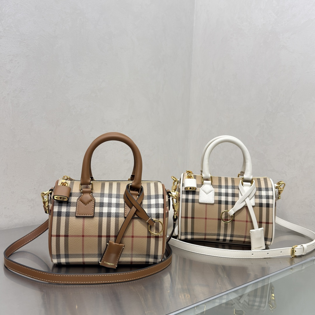 Mini vintage plaid Boston d
Exquisite, compact, retro and fashionable
There is a long shoulder strap that can be worn cross-body~
The little one is so cute photo 4