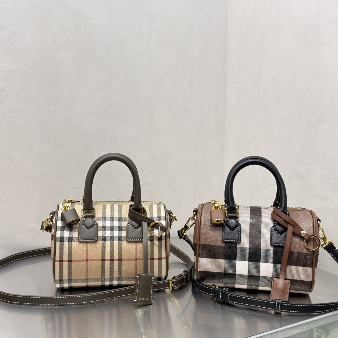 Mini vintage plaid Boston d
Exquisite, compact, retro and fashionable
There is a long shoulder strap that can be worn cross-body~
The little one is so cute photo 6