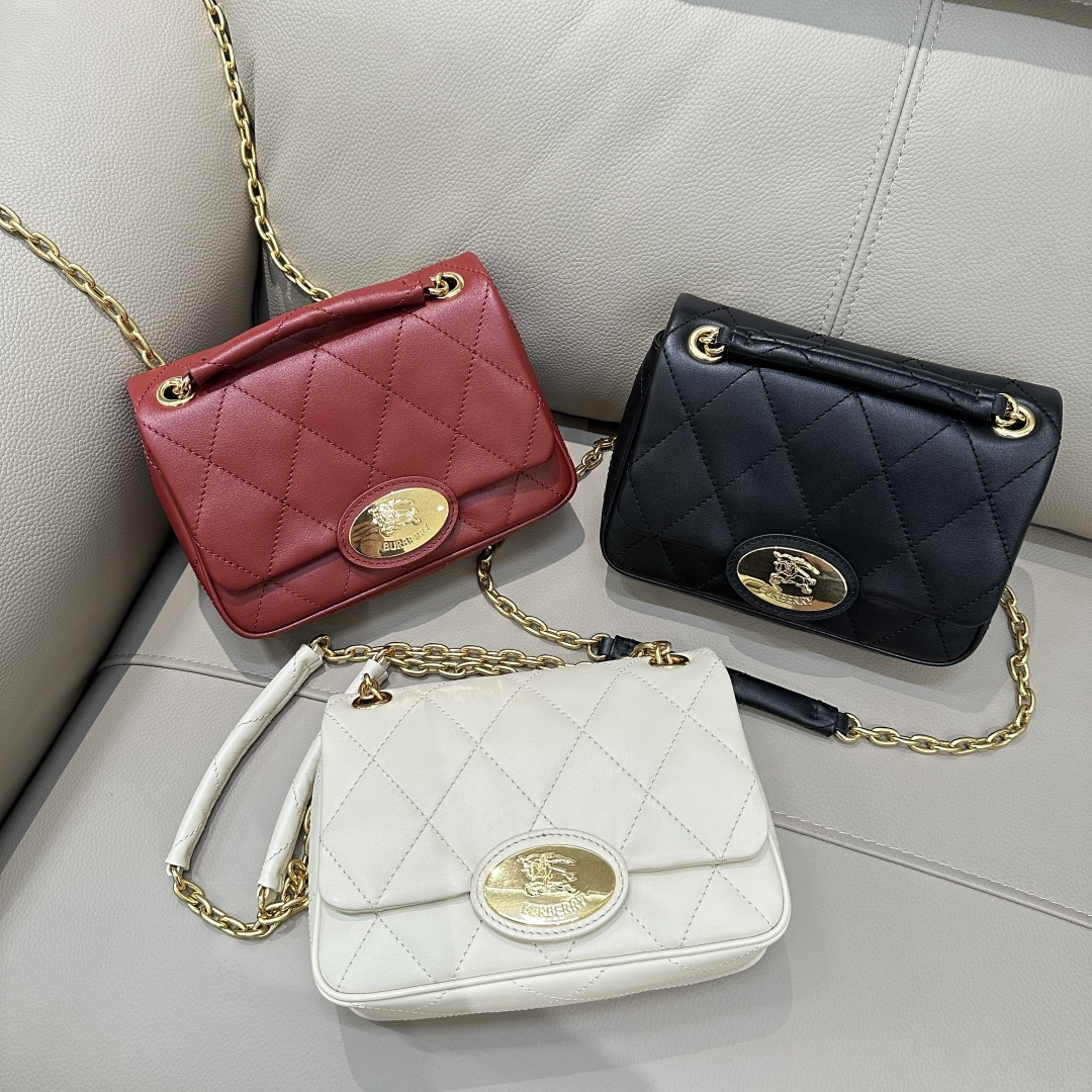 Burberry Strand bag: the perfect fusion of elegance and luxury