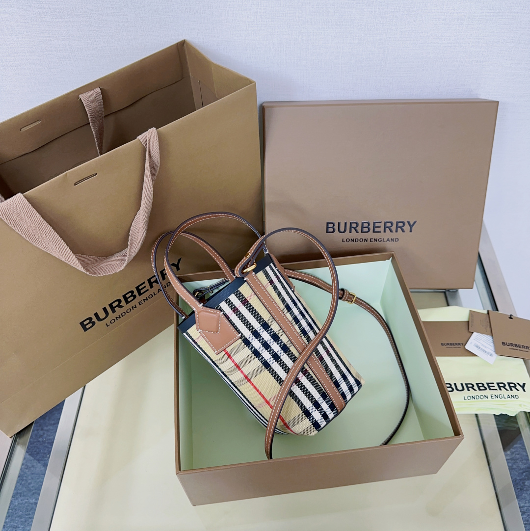 Burberry Comes with original box