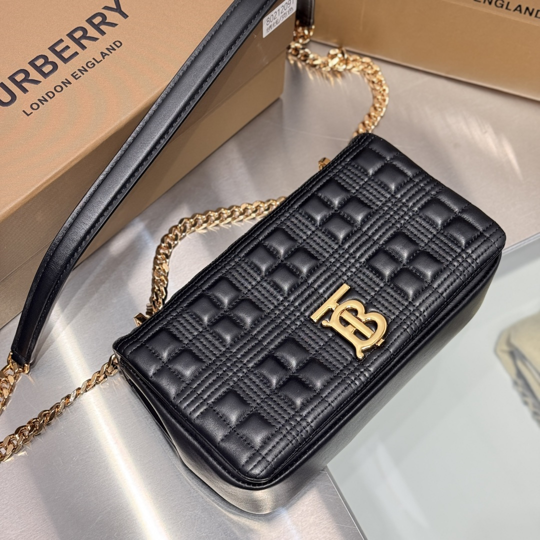 Сумка Burberry Lola из гладкой кожи с цепным ремнем