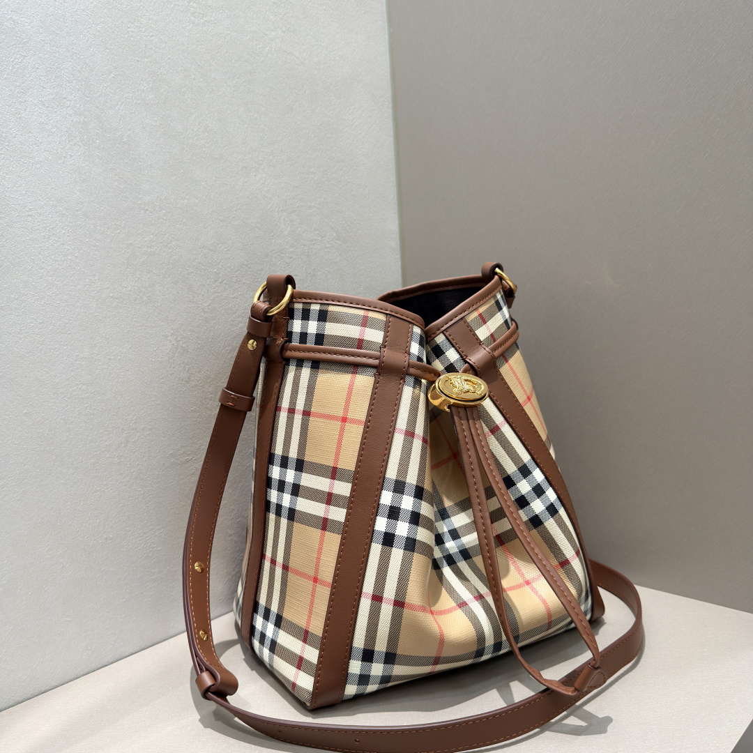 () Top quality, large bucket bag made of coated cotton canvas photo 4