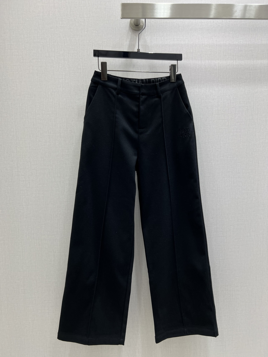 NO:492720,Highly recommended Dio* new straight trousers, super nice style, comfortable and inclusive, not picky about the body and raise the body proportions, temperament goddess, super slim and easy to control, fabric draped and textured, breathable and comfortable, two colors SML code, high-quality ABC,,dior,alexander wang19860909强烈推荐Dio* 新款直筒长裤 版型超好看 舒适包容 不挑身形拉高身材比例 气质女神,上身超级显瘦轻松驾驭, 面料垂坠有质感 透气舒适 两个色 SML码 高品质ABC,,dior,alexander wang,Women's clothing