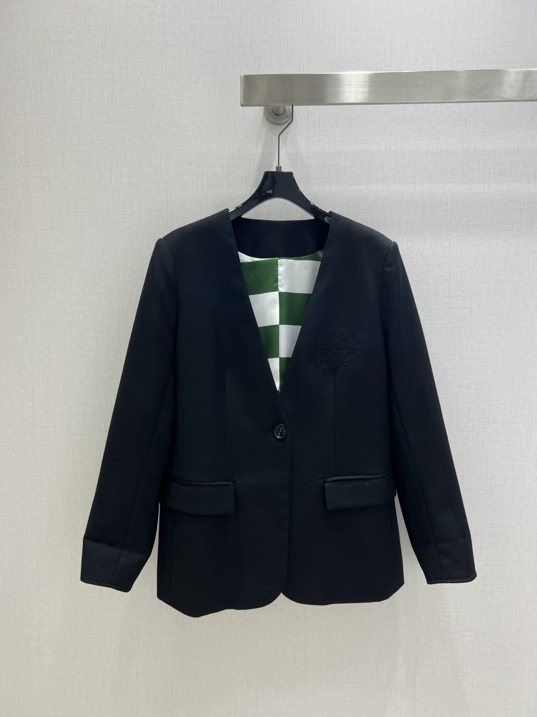 NO:492728,Highly recommended LOW latest style, lazy style casual blazer, high custom imported YB fabric, embroidered logo pattern, extremely stylish and low-key, elegant and luxurious and high-end, using Bingba's new printed color lining, versatile style and not picky, workmanship quality depends on details, two colors, SML code, high-quality AB,, jackets & coats, business suit, alexander wang19860909强烈推荐LOW*新款 慵懒风休闲西装外套 高定制进口YB面料 刺绣logo标志图案 设计感拉满的绝绝子 时髦低调气质又奢华高级 采用冰霸新印花彩色里布 版型百搭不挑人 做工品质看细节 两个色 SML码 高品质AB,,jackets & coats,business suit,alexander wang,Women's clothing