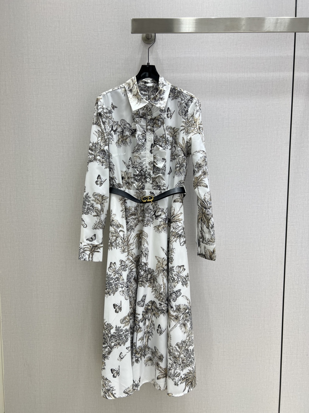 NO:487863,Highly recommended DIO*2025 early autumn new style, leaf printed lotus leaf long-sleeved dress, delivery belt, classic and stylish, everything can be perfectly controlled~ high-end ready-to-wear method, the details are so beautiful!  Exquisite and daily, easy to control!  Great texture!  Age-reducing fashion casual girlish feeling, one color SML code high quality A, dior, skirts, alexander wang19860909强烈推荐 DIO*2025早秋新款 树叶印花荷叶边长袖连衣裙 配送腰带 经典又有型 各种都能完美驾驭～高级成衣做法,细节美到爆！精美又日常,轻松驾驭！质感棒棒哒！减龄 时尚 休闲少女感,一个色 SML码 高品质A,,dior,skirts,alexander wang,Women's clothing