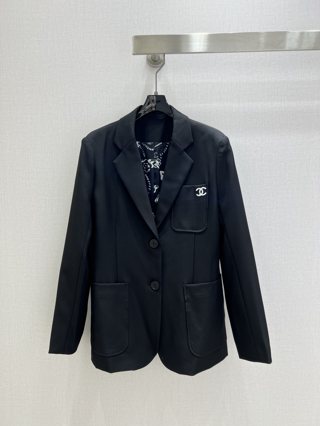 NO:487780,Highly recommended CHA*2025 early autumn new style, pocket double C suit jacket, capable, neat, fashionable and orderly, daily wear recommendations, online, essential items to enhance temperament, one color, SML code, high quality A,, jackets & coats, business suit, alexander wang19860909强烈推荐 CHA*2025早秋新款 口袋双C西装外套 干练利落时髦有致 日常穿搭推荐款 细节感在线 提升气质感必备单品 一个色 SML码 高品质A,,jackets & coats,business suit,alexander wang,Women's clothing