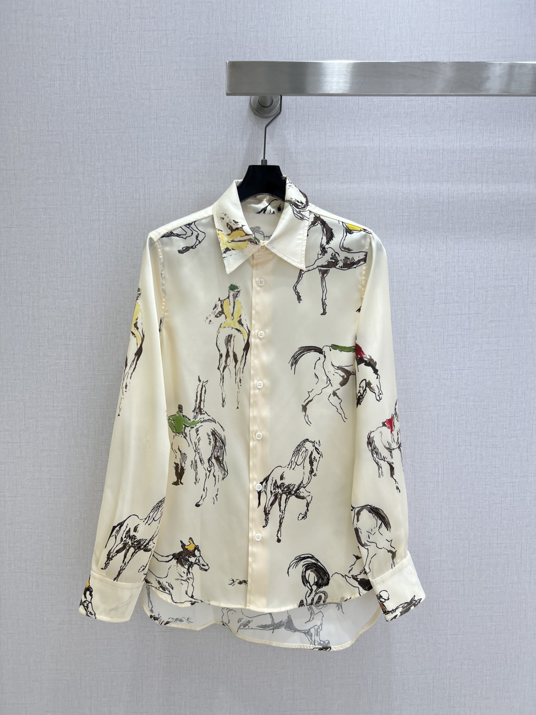 NO:493097,Highly recommended LP*2025 early autumn new style, animal print long-sleeved shirt retro pleated skirt, separate batches, can be used as a style, everyone can control the style, daily commuting wear is very OK, full of small details is too important. The workmanship is exquisite, age-reducing fashion, good HOLD living style, deep in the heart of fairies, soft and textured, classic work, one color, SML code, high-quality lining,,loro piano, skirts,shirts,alexander wang19860909强烈推荐 LP*2025早秋新款 动物印花长袖衬衫复古压褶半裙 分开批 可A可乖的风格,版型属于谁都好驾驭的,日常通勤穿什么的都是很OK的,满满小细节太加分了.做工精致 减龄时尚 好HOLD住造型 深得仙女心 柔软有质感 经典之作 一个色 SML码 高品质衬,,loro piana,skirts,shirts,alexander wang,Women's clothing