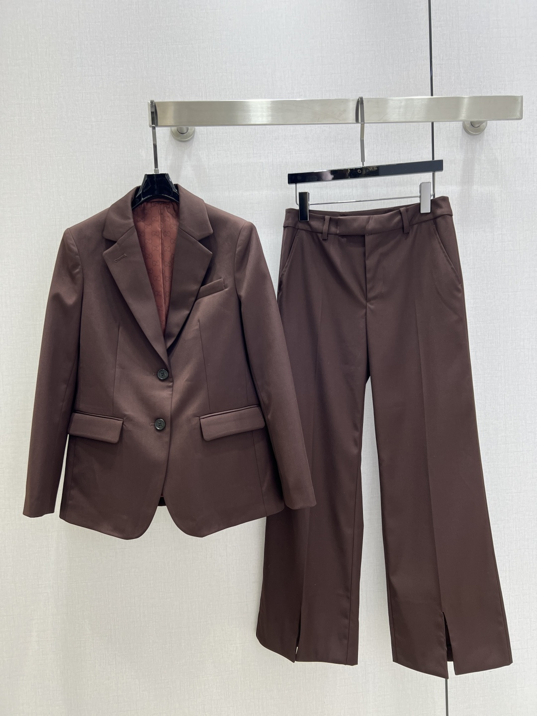 NO:518180,Highly recommended GUC*2025 early autumn new style blazer suit trousers, take it separately!  Fashionable online practical wear is very versatile, capable, neat and stylish, recommended daily wear styles, online details, essential items to enhance temperament, one color, SMLXL code, high quality, gucci, jackets & coats, business suit, alexander wang19860909强烈推荐 GUC*2025早秋新款 西装外套西装长裤 分开拿！时髦感在线实穿性很高百搭 干练利落时髦有致 日常穿搭推荐款 细节感在线 提升气质感必备单品 一个色 SMLXL码 高品质外,,gucci,jackets & coats,business suit,alexander wang,Women's clothing