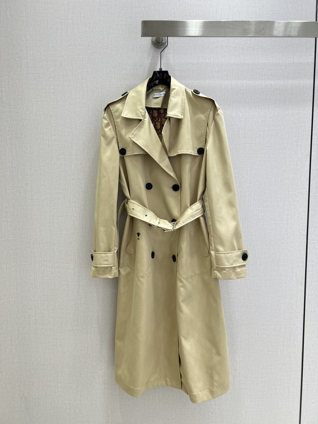 NO:503315,Highly recommended Dio* early autumn new style, belt windbreaker long-sleeved jacket, British style, classic design, exquisite and capable and decent upper body, easy to match!  The customized imported fabric is quite crisp and stylish, full of high-end feel. It is full of texture and fashionable. It is recommended to buy it!  Workmanship quality depends on details One color SML code High quality ABC, dior, jackets & coats, alexander wang19860909强烈推荐 Dio*早秋新款 腰带风衣长袖外套 英伦风气质 经典款设计 上身精致又干练得体,搭配起来随心应手！定制的进口面料挺括有型 满满的高级感.质感十足,时尚潮流 ,推荐入手！ 做工品质看细节 一个色 SML码 高品质ABC,,dior,jackets & coats,alexander wang,Women's clothing