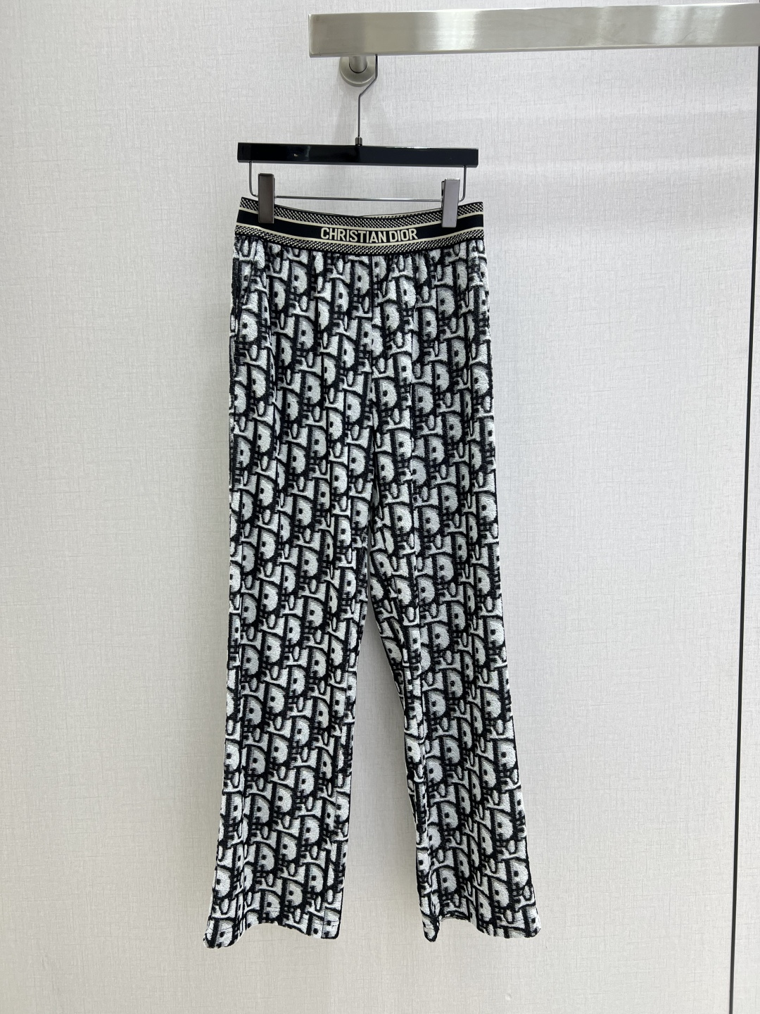 NO:506150,Highly recommended DIO*2025 early autumn new style, full-print webbing straight trousers, fashionable and easy-to-wear walking casual pants, versatile style, high-end customization, comfortable fabric, casual and free!  The color is beautiful and the texture is good!  Retro and fashionable, you can control all kinds of figures!  One color SML code high quality ABC, dior, alexander wang19860909强烈推荐 DIO*2025早秋新款 满印织带直筒长裤 时髦好穿度爆棚的行走的休闲裤 风格百搭 高级定制 舒适的面料 随性洒脱！不旦颜色美,质感也敲好！复古又时尚 各种身材都可以驾驭！一个色 SML码 高品质ABC,,dior,alexander wang,Women's clothing