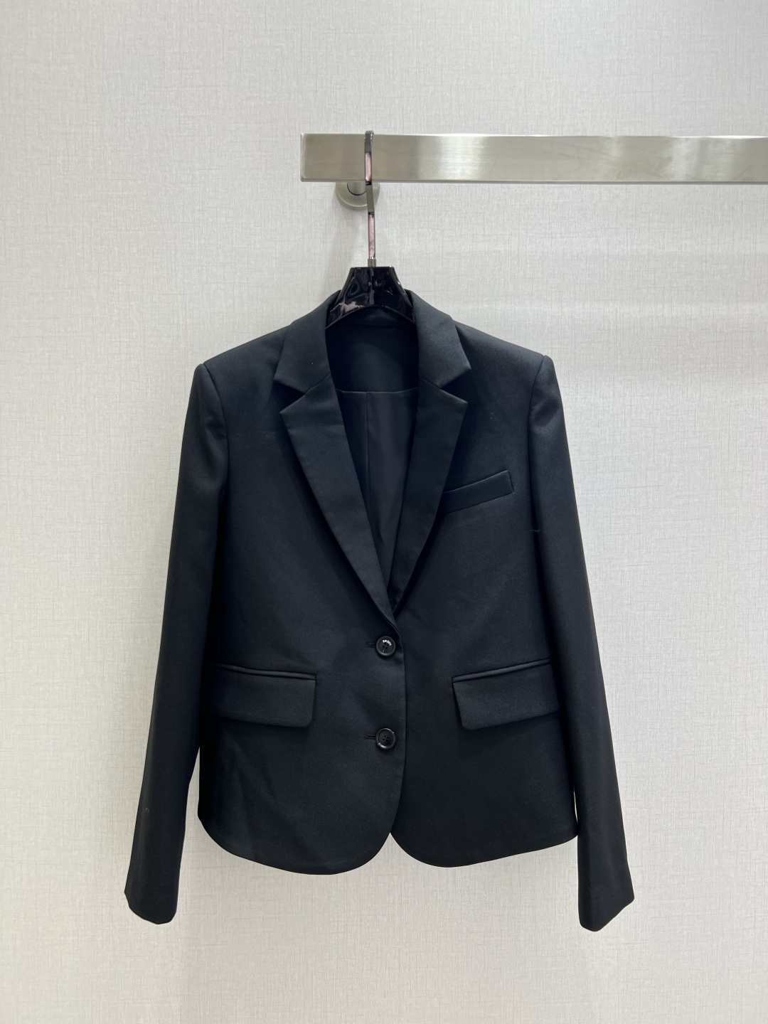 NO:506194,Highly recommended LOE*2025 early autumn new style, simple suit jacket, fashionable, low-key, temperament, luxury and high-end!  The style is versatile and not picky. The original customized fabric depends on the quality of the workmanship. It is a must-have for white, rich and beautiful people!  Two colors SMLXL code high quality ABC, loewe, jackets & coats, business suit, alexander wang19860909强烈推荐 LOE*2025早秋新款 简约西装外套 时髦低调气质又奢华高级！版型百搭不挑人,原版定制面料 做工品质看细节.白富美必入！两个色 SMLXL码 高品质ABC,,loewe,jackets & coats,business suit,alexander wang,Women's clothing