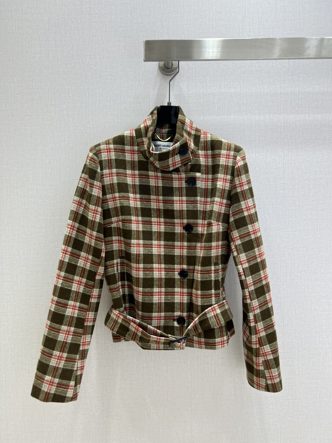 NO:546136,Highly recommended YSL*2025 early autumn new plaid printed belt jacket, produced in high-end fashion, a must-have for fashionistas. This outfit is particularly powerful. It can create a taller and slimmer upper body effect at will, with a handsome and casual American high-street temperament!  Highly recommended for self-retention. The imported fabrics are of great texture!  The quality of workmanship depends on the details. The bulk has been shipped. Two colors. SML code. High quality ABC, saint laurent, jackets & coats, alexander wang19860909强烈推荐 YSL*2025早秋新款 格子印花腰带外套 高定出品 时髦精必入 这穿搭的功能特别强大 随意打造显高显瘦的上身效果,美式高街帅气随性气质！强烈推荐自留款 进口面料质感超赞！做工品质看细节 大货已出 两个色 SML码 高品质ABC,,saint laurent,jackets & coats,alexander wang,Women's clothing