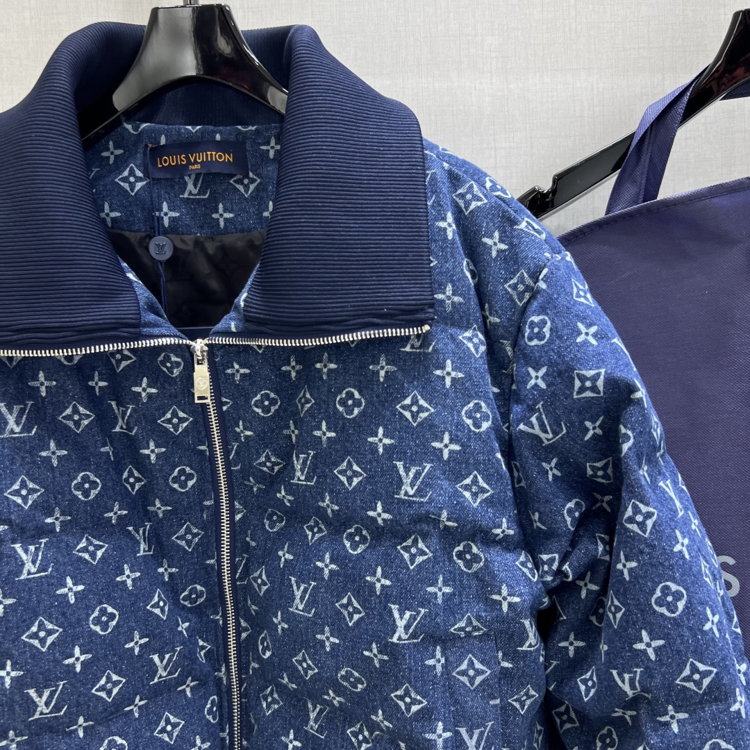 Louis Vuitton Monogram Padded Puffer Jacket | 90 Goose Down, S-L 4 cmp i1760279623901 5211 0 2