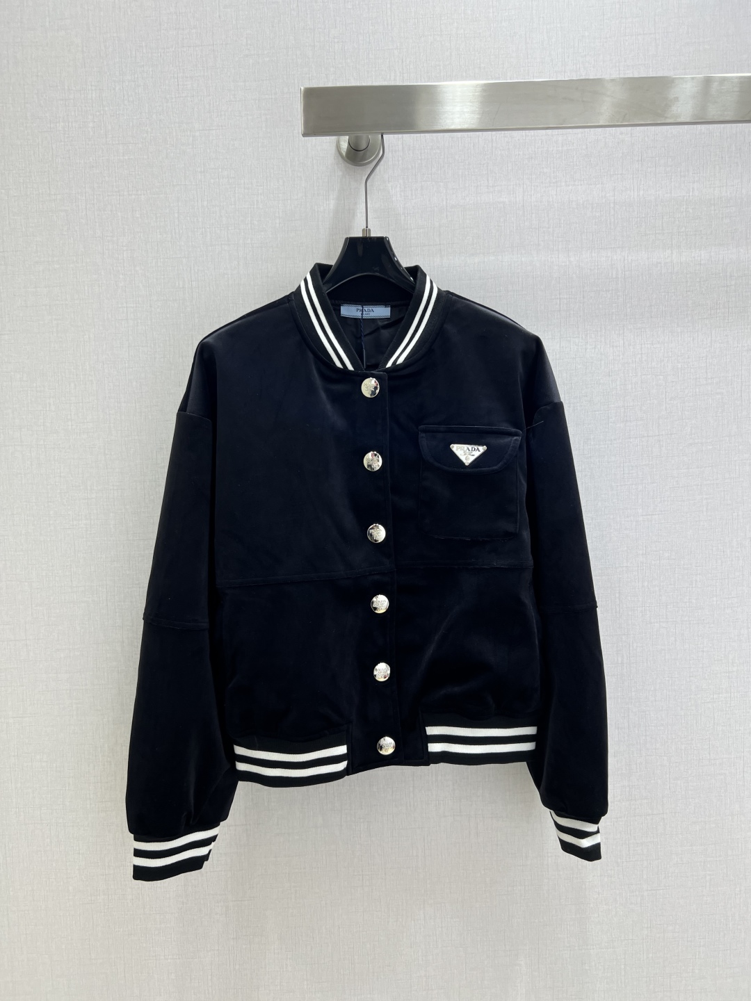 PRA 2025 Fall/Winter Logo Baseball Jacket - Stylish & Chic 2 cmp i1760281624229 294 0 0