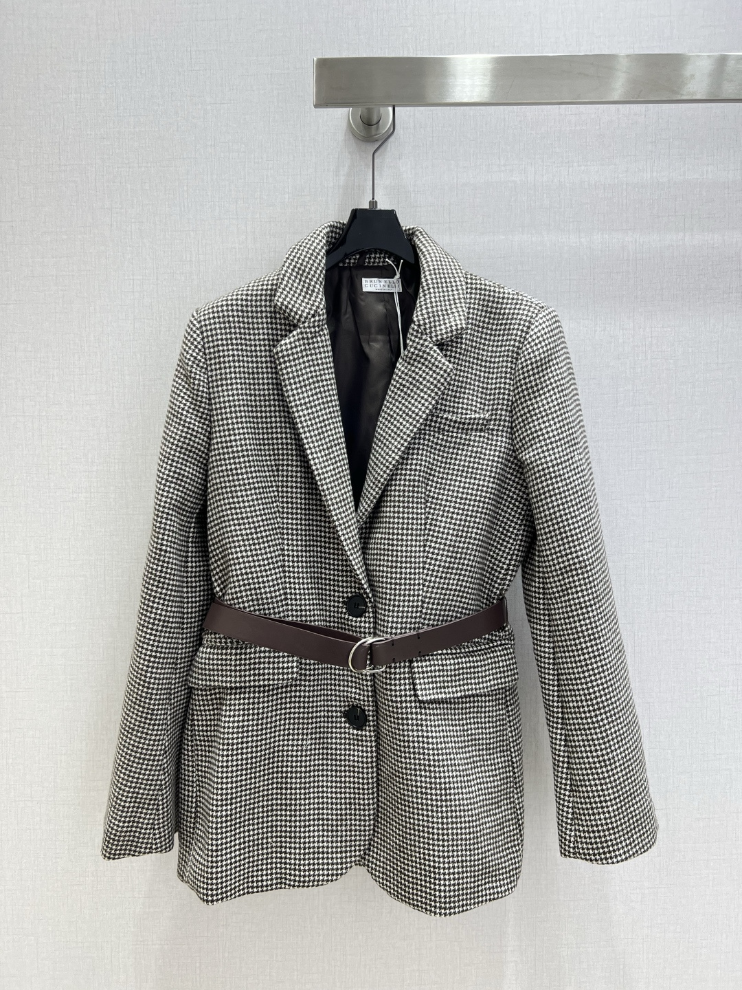 NO:566729,Highly recommended BC*2025 new autumn and winter houndstooth suit jacket with belt!  Smart, neat and fashionable. Recommended for daily wear. Sense of details online. Essential item to enhance your temperament. One color. SML code. High quality ABC, jackets & coats, business suit, alexander wang19860909强烈推荐 BC*2025秋冬新款 千鸟格西装外套 配腰带！干练利落时髦有致 日常穿搭推荐款 细节感在线 提升气质感必备单品 一个色 SML码 高品质ABC,,jackets & coats,business suit,alexander wang,Women's clothing