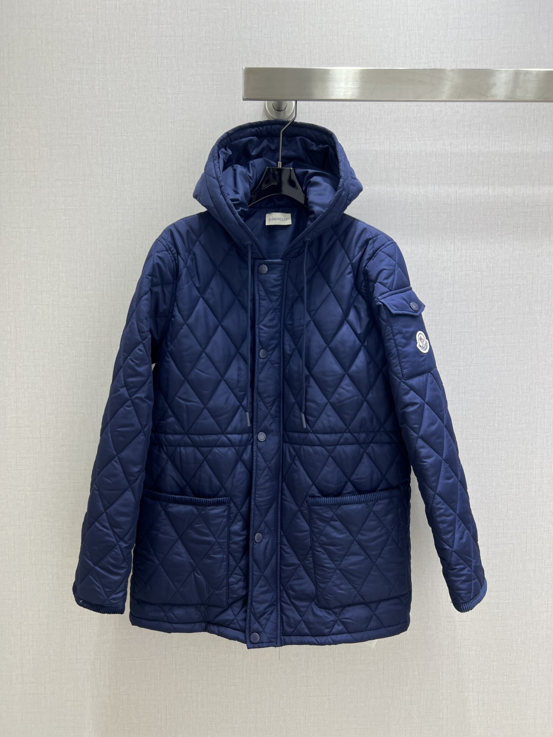 NO:576212,Highly recommended MON*2025 new autumn and winter hooded rhombus waisted cotton jacket. Overall warm, full effect, casual and fashionable, perfect embellishment with classic logo, two colors SML code. High quality ABC,,jackets & coats,hats,alexander wang19860909强烈推荐 MON*2025秋冬新款 连帽菱格收腰棉服外套 整体保暖,效果拉满,休闲时尚,经典logo完美点缀,两个色 SML码 高品质ABC,,jackets & coats,hats,alexander wang,Women's clothing
