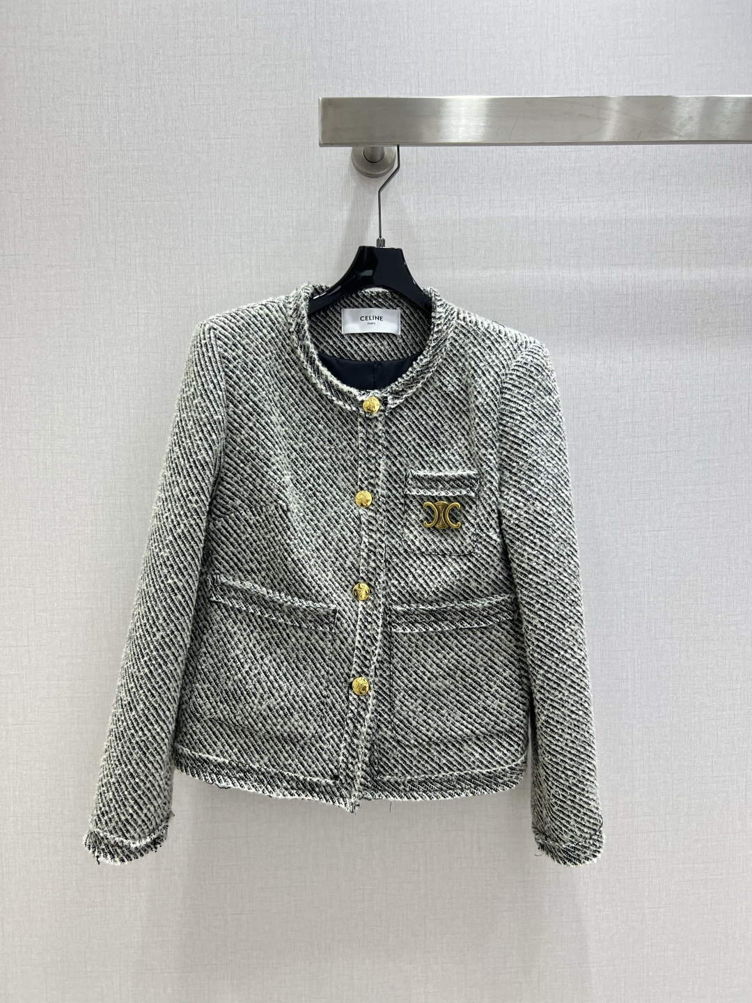 NO:578706,Highly recommended CEL* new autumn and winter round neck woven pocket jacket, classic and stylish, has its own aura, the fabric texture is very nice, fashionable and high-end, the color is super positive, the upper body is white and slim, it has a cool and handsome series, the upper body is full of aura when walking, the length is just right, easy to control, one color SML code, high quality ABC,,jackets & coats,alexander wang19860909强烈推荐 CEL*秋冬新款 圆领编织口袋外套 经典又有型 自带气场 面料质感很奈斯 时髦又高级 颜色超级正 上身显白又显瘦 自带酷帅感的系列 走路都带风上身气场全开 长度恰到好处 轻松驾驭 一个色 SML码 高品质ABC,,jackets & coats,alexander wang,Women's clothing