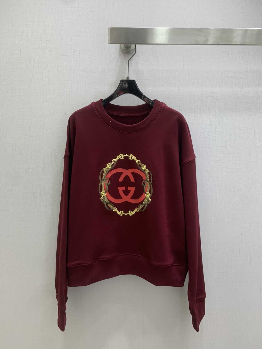 NO:684524,Highly recommended GUC* new autumn and winter printed round neck pullover sweatshirt YB fabric hot style is coming Everyone can control the INS style lazy top Fashionable sports style, suitable for both comfort and fashion needs, can be integrated into every daily dressing scene. Playful and age-reducing, full of vitality. Two colors SML code High quality ABC, gucci, hoodie, sweatshirts,19860909强烈推荐 GUC*秋冬新款 印花圆领套头卫衣 YB面料 爆款来袭 人人都能驾驭INS风懒人上衣 时髦运动风,贴合舒适与时髦的双需求能融入每个日常的穿搭场景中.俏皮减龄充满元气. 两个色 SML码 高品质ABC,,gucci,hoodie,sweatshirts,,Women's clothing