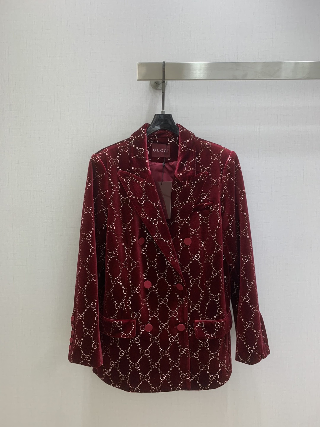 NO:731453,Highly recommended GUC*2025 new autumn and winter velvet suit jacket, double G pattern hot diamond velvet fabric, fine workmanship, one color SML code, high quality ABC,,gucci,jackets & coats,business suit,19860909强烈推荐 GUC*2025秋冬新款 丝绒西装外套 双G图案烫钻丝绒面料 做工精细 一个色 SML码 高品质ABC,,gucci,jackets & coats,business suit,,Women's clothing