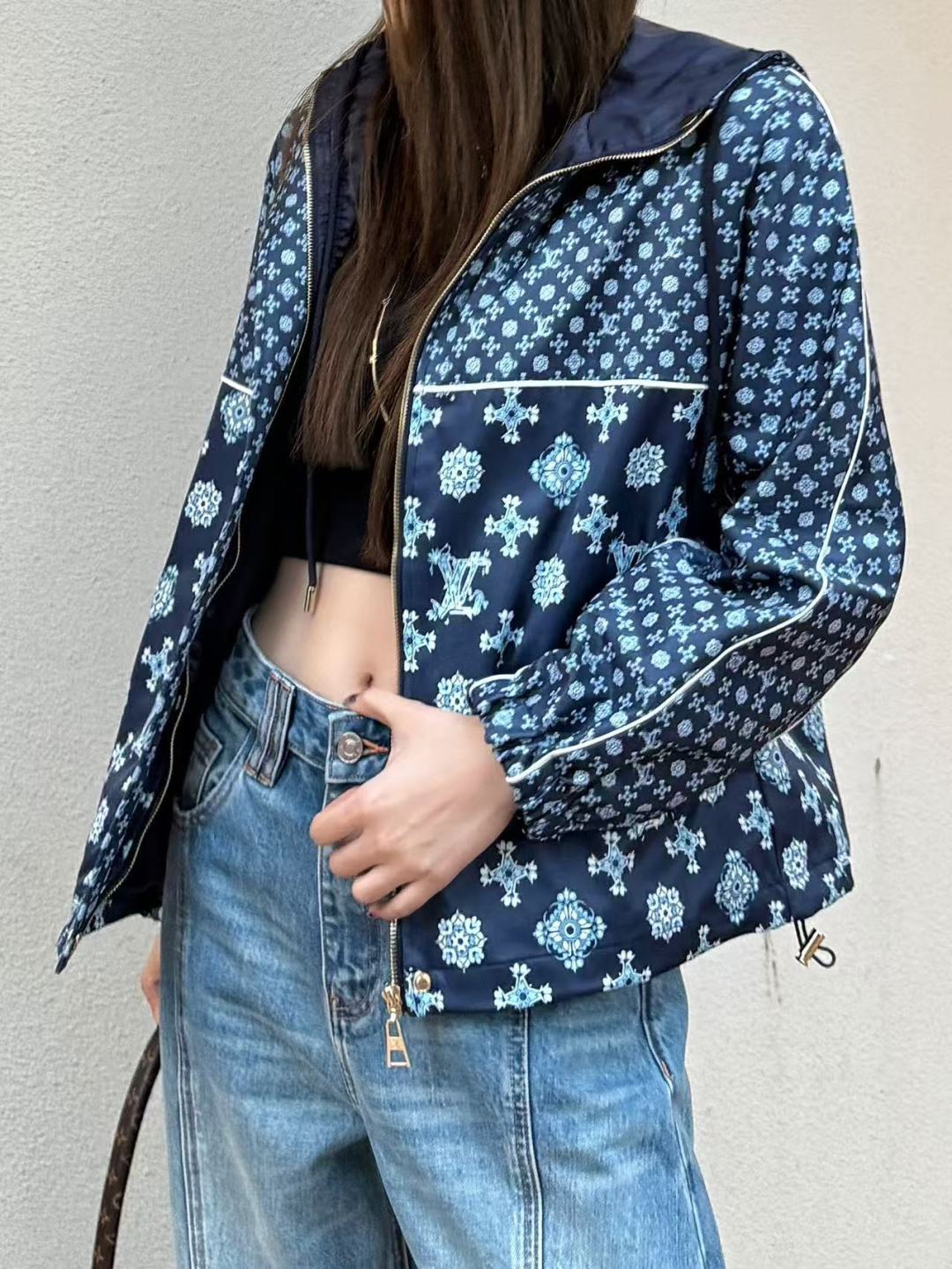 NO:722105,Model upper body picture,Louis Vuitton-clothing,louis vuitton,19860909模特上身图,路易威登-服装,louis vuitton,,Women's clothing