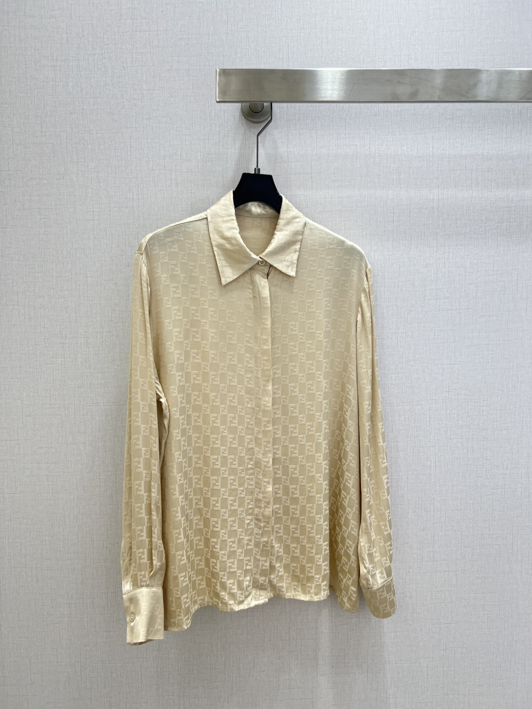 NO:738580,Highly recommended for 26 early spring new style, jacquard lapel long-sleeved shirt, jacquard drawstring wide-leg trousers, separate batches, retro and fashionable, low-key temperament and luxurious and high-end!  The styles are versatile and not picky, customized technical fabrics, workmanship quality depends on the details. Bai Fumei is a must-have!  Three colors SML code High quality linings, shirts,19860909强烈推荐 26早春新款 提花翻领长袖衬衫提花抽绳阔腿长裤 分开批 复古时髦 低调气质又奢华高级！版型百搭不挑人,定制科技面料 做工品质看细节.白富美必入！三个色 SML码 高品质衬,,shirts,,Women's clothing