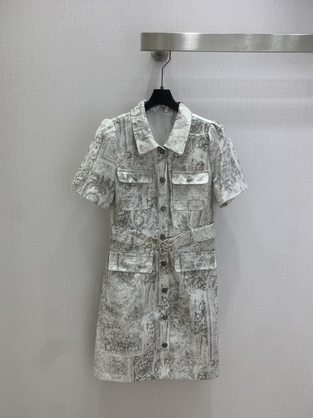 NO:738628,Highly recommended 26 early spring new style, retro printed belt short-sleeved dress, graphic printed fabric, matching belt, one color SML code, high quality ABC, skirts, T-shirt,19860909强烈推荐 26早春新款 复古印花腰带短袖连衣裙 图案印花面料 搭配腰带 一个色 SML码 高品质ABC,,skirts,T-shirt,,Women's clothing