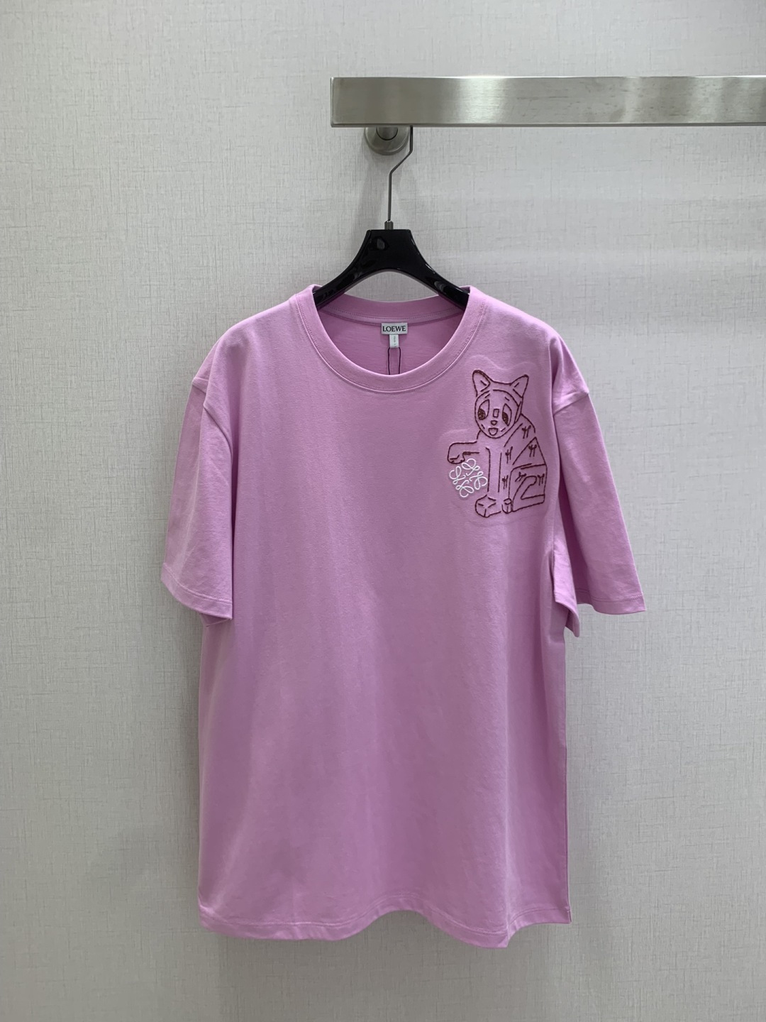 NO:740024,Highly recommended 26 early spring new printed short-sleeved T-shirt, a classic age-reducing item!  The pattern doesn’t make your upper body look slimmer!  A perfect item that Bai Fumei must buy. The texture is superb and the workmanship is perfect!  Grab the spot now and get the big orders!  Two colors XSSML code high quality ABC,,T-shirt,tees,t-shirt,19860909强烈推荐 26早春新款 印花短袖T恤 经典减龄单品！版型不挑人上身巨显瘦！白富美必收的完美单品.质感超赞完美做工品质！现货开抢 大单子甩过来！两个色 XSSML码 高品质ABC,,T-shirt,tees，t-shirt,,Women's clothing