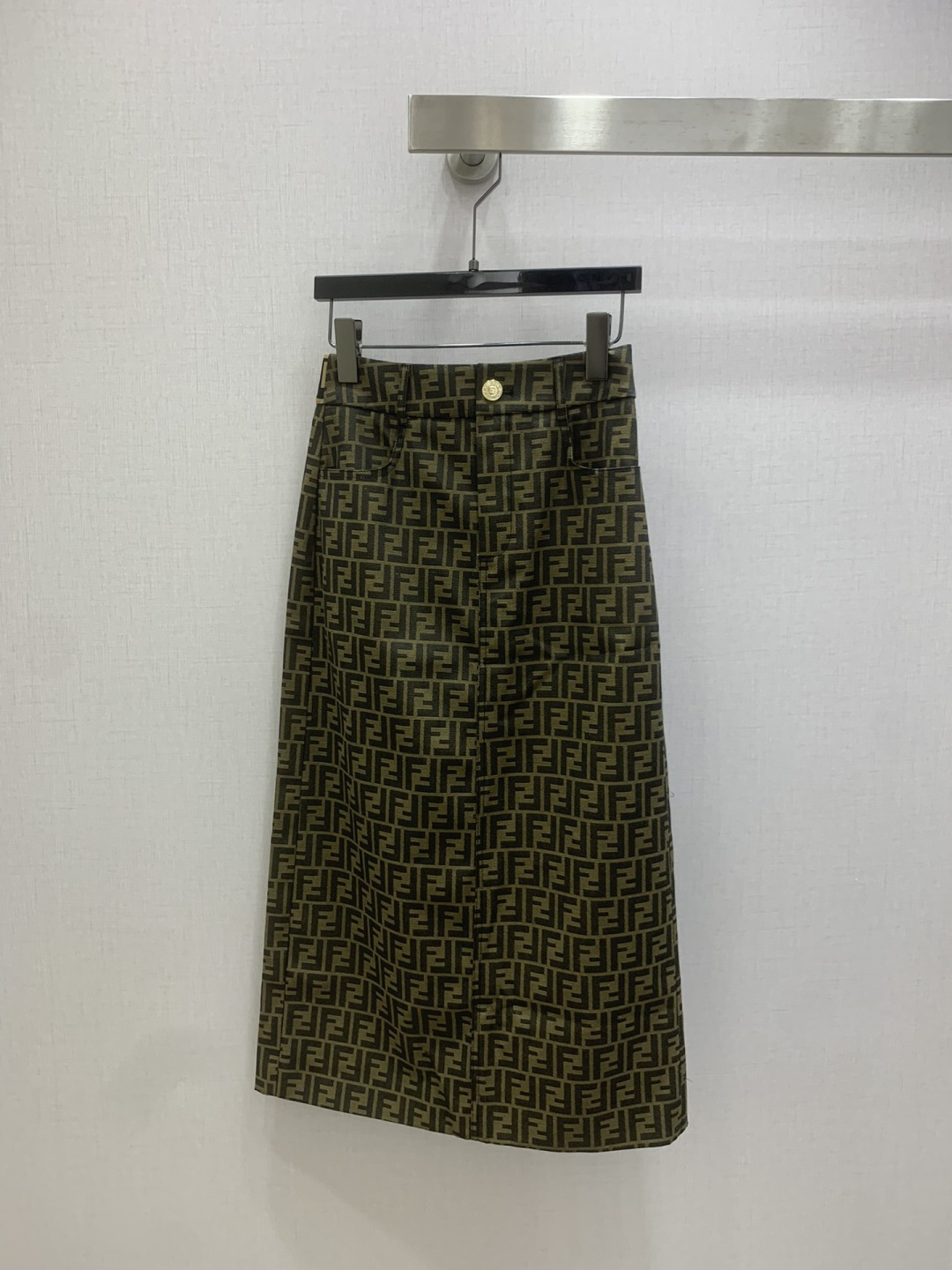 NO:740068,Highly recommended 26 early spring new model, jacquard all-over printed long skirt, double F jacquard fabric, elastic letter decoration on the back waist, fashionable and elegant, one color SML code, high quality ABC,,skirts,19860909强烈推荐 26早春新款 提花满印长半裙 双F提花面料 后腰字母橡筋装饰 时尚大方 一个色 SML码 高品质ABC,,skirts,,Women's clothing