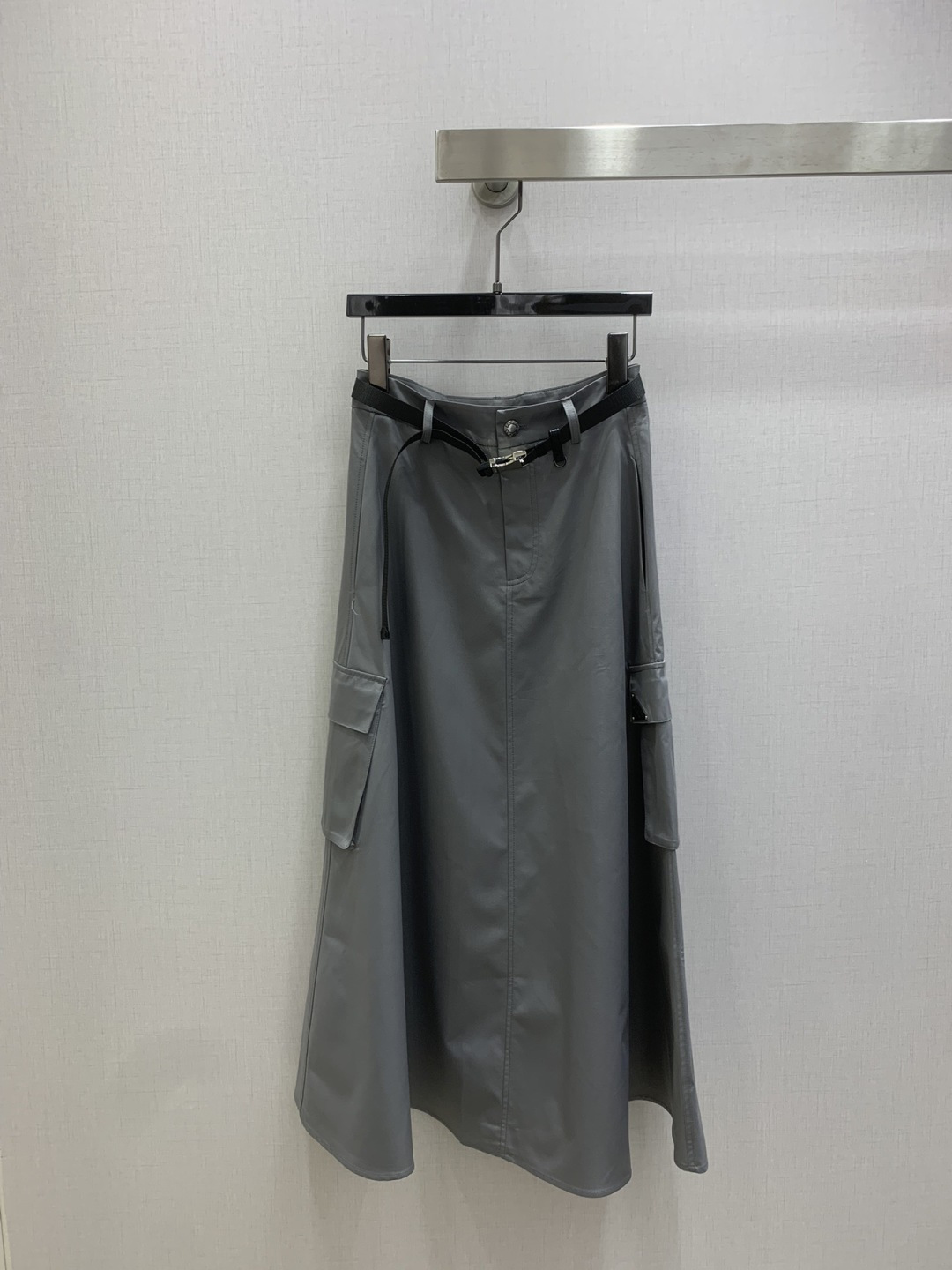 NO:740070,Highly recommended 26 early spring new style, double pocket workwear long skirt, with belt, workwear pockets on both sides, with webbing belt buckle, casual and fashionable, two colors SML code, high quality ABC,,skirts,19860909强烈推荐 26早春新款 双口袋工装长半裙,配腰带 两侧工装口袋,搭配织带腰带扣休闲时尚,两个色 SML码 高品质ABC,,skirts,,Women's clothing