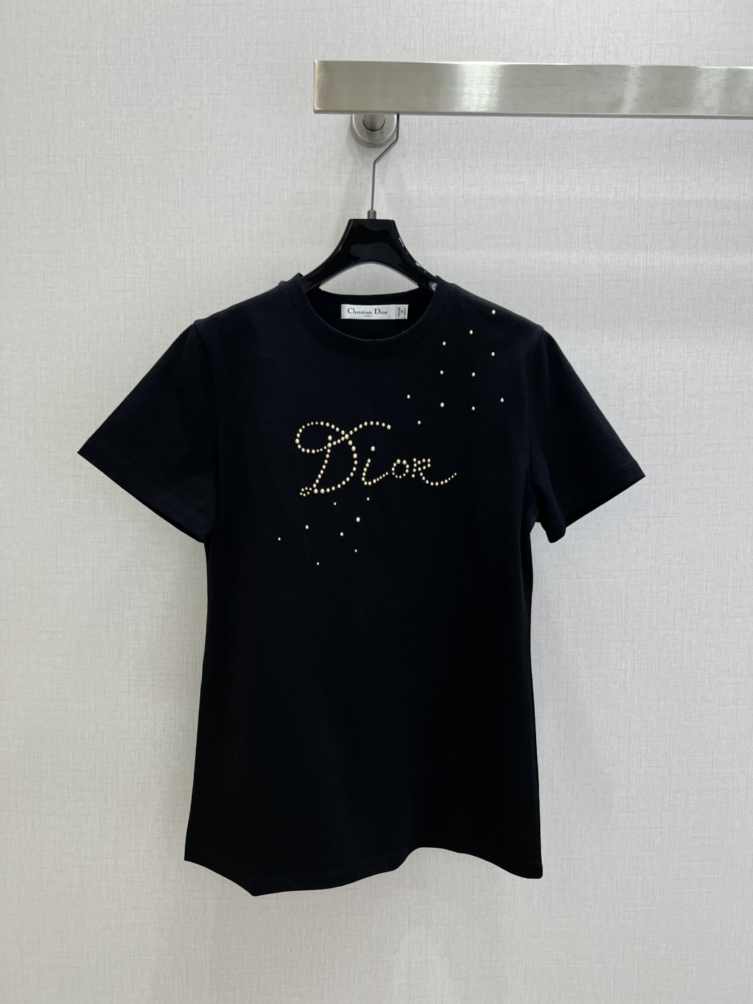 NO:752899,Highly recommended 26 early spring new style short-sleeved T-shirt with beaded letters; made of cotton fabric with soft and delicate texture; custom-made washed wheat accessories. The fit is comfortable and good-looking!  Two colors SML code high quality AB, T-shirt, tees, t-shirt,19860909强烈推荐 26早春新款 字母钉珠短袖T恤；采用棉面料质感柔软细腻；定制洗水麦辅料齐.版型合身上身效果舒适好看！两个色 SML码 高品质AB,,T-shirt,tees，t-shirt,,Women's clothing