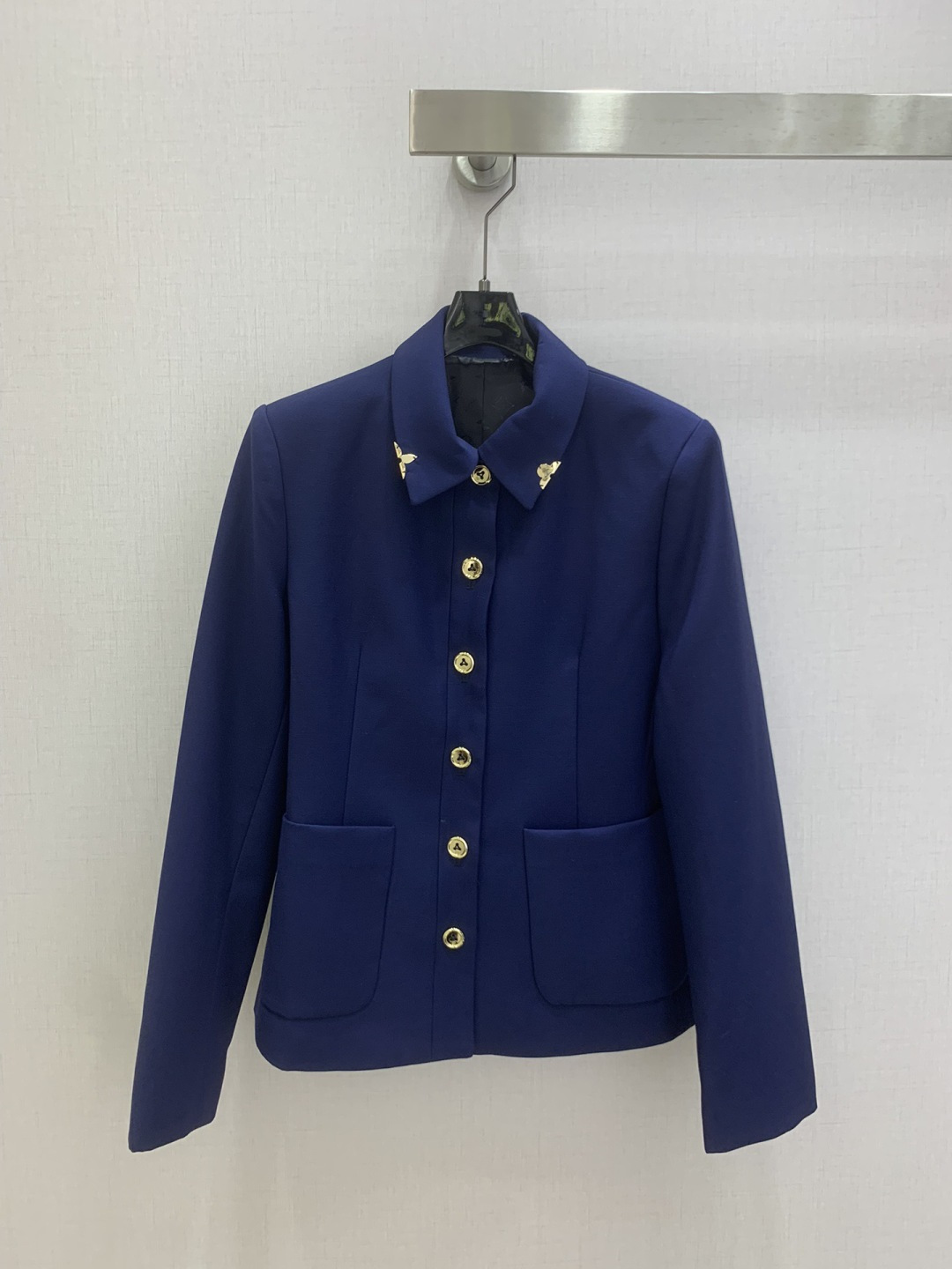 NO:759068,Highly recommended 26 early spring new style, lapel gold coin double pocket jacket, drawstring straight trousers, separate batches, classic and stylish, can be perfectly controlled in all kinds of styles ~ high-end ready-made clothing, the details are so beautiful!  Exquisite and everyday, easy to control!  The texture is great!  Age reduction, fashion, casual girlish look, one color, SMLXL code, high quality outerwear, jackets & coats,19860909强烈推荐 26早春新款 翻领金币双口袋外套抽绳直筒长裤 分开批 经典又有型 各种都能完美驾驭～高级成衣做法,细节美到爆！精美又日常,轻松驾驭！质感棒棒哒！减龄 时尚 休闲少女感,一个色 SMLXL码 高品质外,,jackets & coats,,Women's clothing