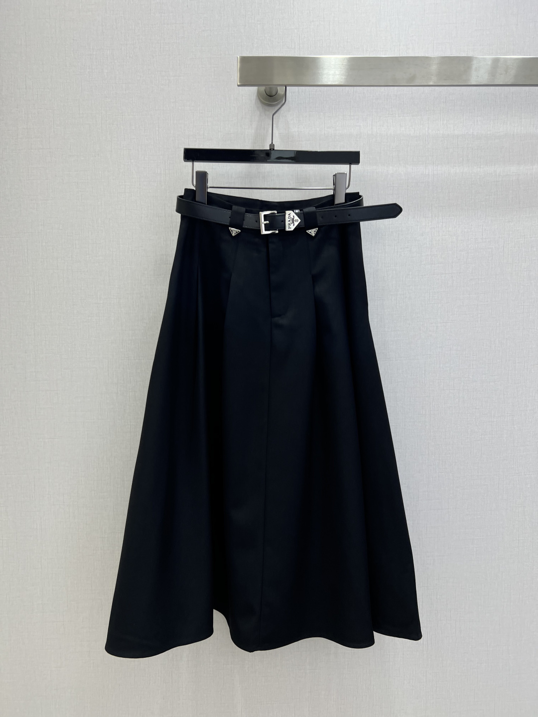 NO:762645,Highly recommended 26 early spring new style belt pleated suit long skirt A swing version matching belt versatile style two colors SML code high quality ABC, skirts, business suit,19860909强烈推荐 26早春新款 腰带压褶西装长半裙 A摆版型 搭配腰带 百搭款 两个色 SML码 高品质ABC,,skirts,business suit,,Women's clothing