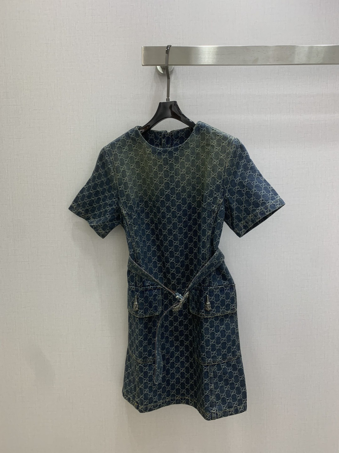 NO:790596,Highly recommended 26 early spring new style jacquard denim belt short-sleeved dress double G jacquard denim fabric metal buckle belt decoration one color SML code high quality ABC, skirts, T-shirt,19860909强烈推荐 26早春新款 提花牛仔腰带短袖连衣裙 双G提花牛仔面料 金属扣子腰带装饰 一个色 SML码 高品质ABC,,skirts,T-shirt,,Women's clothing