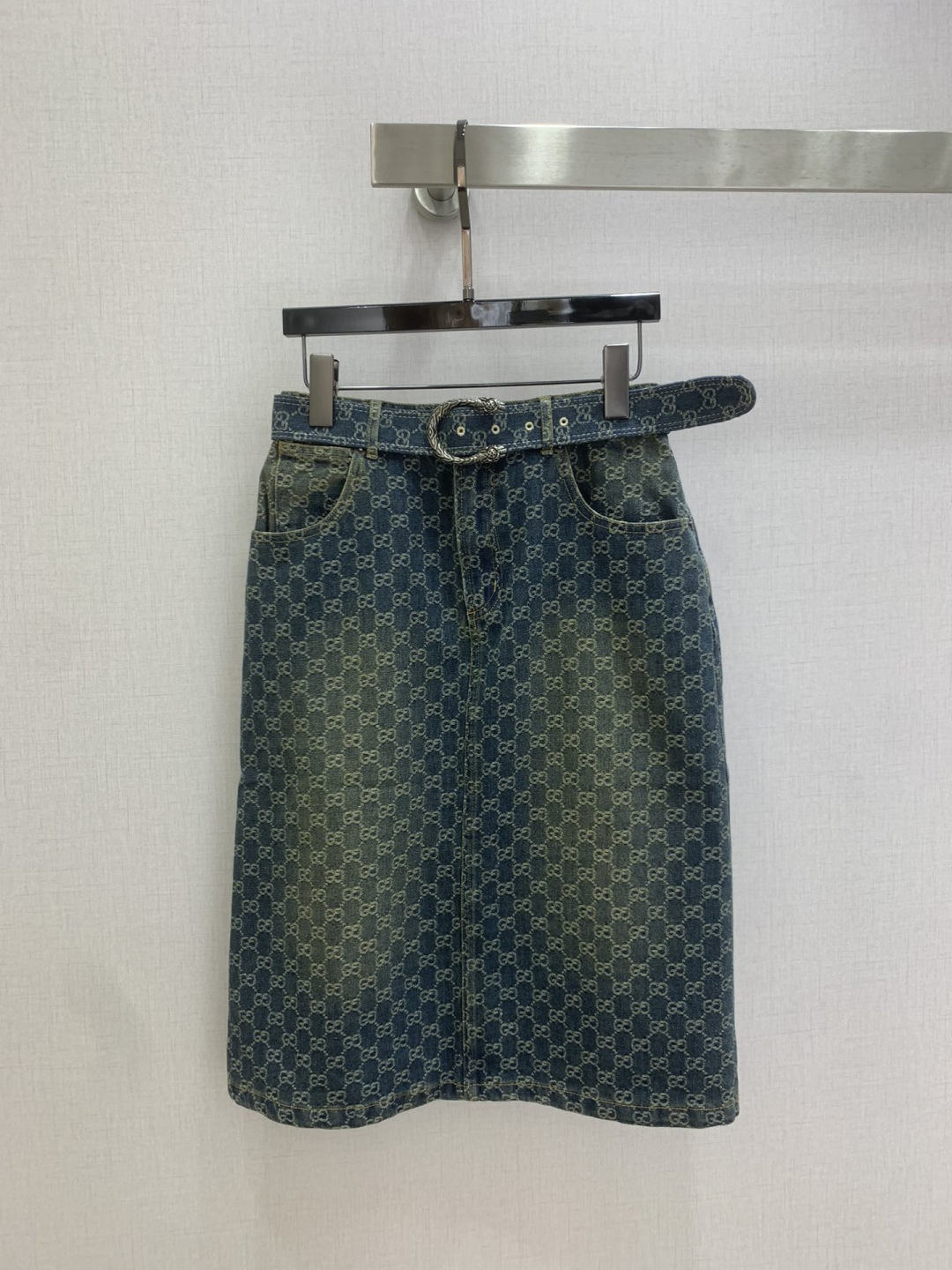 NO:790616,Highly recommended 26 early spring new model, jacquard denim belt long skirt, double G jacquard denim fabric, A pattern, matching belt, one color, SML code, high quality ABC,,skirts,19860909强烈推荐 26早春新款 提花牛仔腰带长半裙 双G提花牛仔面料 A摆版型 搭配腰带 一个色 SML码 高品质ABC,,skirts,,Women's clothing