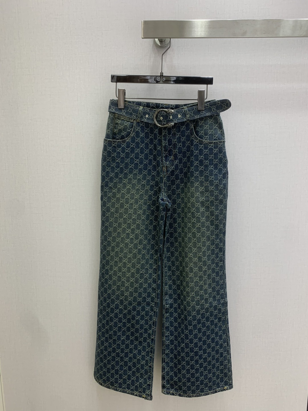 NO:790611,Highly recommended 26 early spring new style jacquard denim trousers, double G jacquard denim fabric, matching belt, one color, SML code, high quality ABC,,19860909强烈推荐 26早春新款 提花牛仔长裤 双G提花牛仔面料 搭配腰带 一个色 SML码 高品质ABC,,,Women's clothing