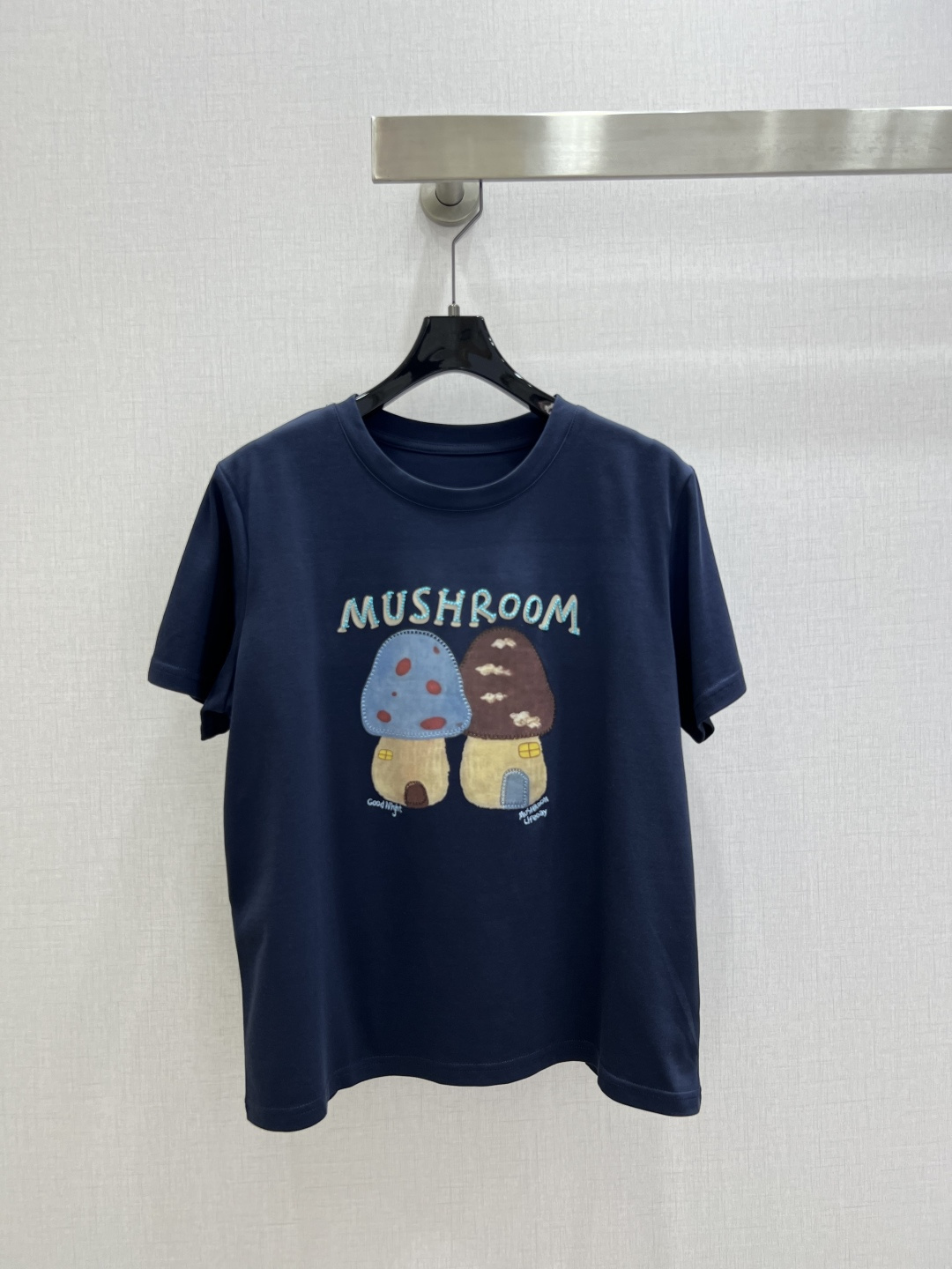 NO:792785,Highly recommended 26 early spring new mushroom letter printed short-sleeved T-shirt, simple and interesting!  Pure cotton material, soft and skin-friendly, breathable and comfortable, very suitable for summer wear, loose shoulder style, lazy and casual, slimming and not picky, easy to control for daily outings and leisure. Two colors SML code, high quality ABC, T-shirt, tees, t-shirt,19860909强烈推荐 26早春新款 蘑菇字母印花短袖T恤,简约又有趣！纯棉材质,柔软亲肤,透气舒适,夏天穿超合适,宽松正肩版型,慵懒随性,显瘦不挑身材,日常出街、休闲都能轻松驾驭.两个色 SML码 高品质ABC,,T-shirt,tees，t-shirt,,Women's clothing