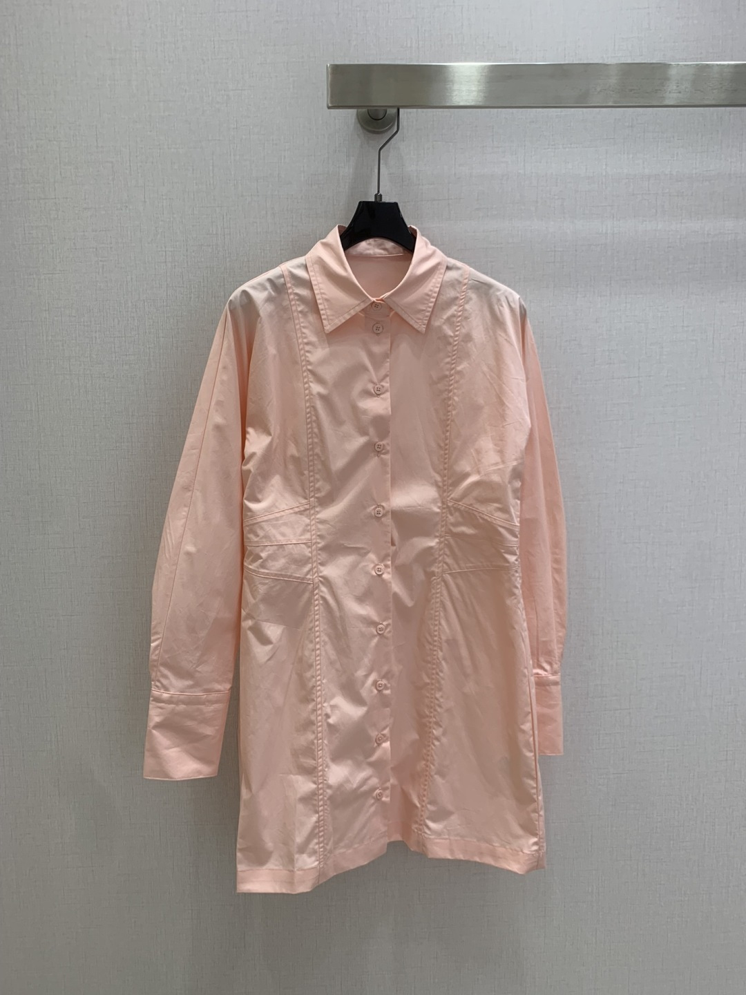NO:792836,Highly recommended 26 early spring new style, long lapel shirt dress, low-key luxury three-dimensional tailoring, streamlined line design, noble and elegant with gentle and intellectual temperament. Imported special materials, you will be amazed when you receive it. Customized fabric texture is awesome. Two colors SML code, high quality ABC, skirts, shirts,19860909强烈推荐 26早春新款 翻领长款衬衫连衣裙 低调奢华立体剪裁 精简线条感设计 高贵典雅又尽显温柔知性的气质 进口特殊材质 收到手会很惊艳 定制面料质感超赞 两个色 SML码 高品质ABC,,skirts,shirts,,Women's clothing