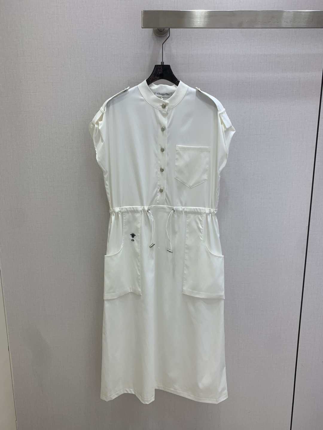 NO:793833,Highly recommended 26 early spring new style waist work dress, round neck and dropped shoulder design, elastic waist drawstring to adjust the waist, loose and casual style, light and breathable fabric, two colors SML code, high quality ABC,,skirts,19860909强烈推荐 26早春新款 收腰工装连衣裙,圆领落肩设计,松紧腰抽绳可调节收腰,版型宽松休闲,面料轻薄透气,两个色 SML码 高品质ABC,,skirts,,Women's clothing