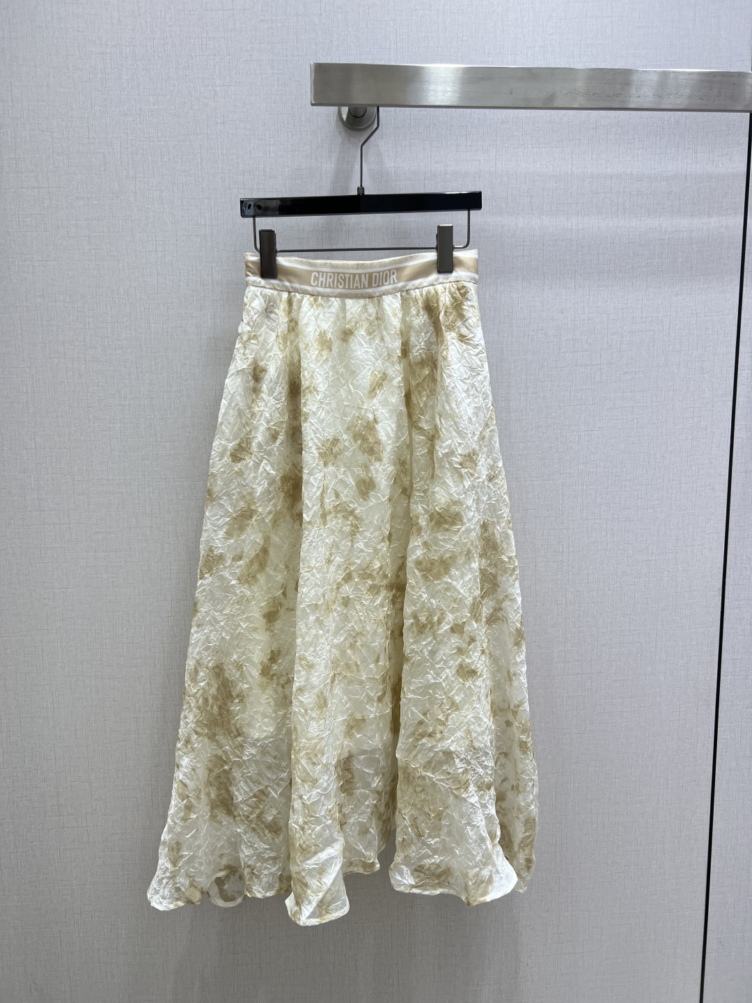 NO:797395,Highly recommended 26 spring and summer new styles, retro stand-up collar ruffled shirt, letter webbing retro long skirt, separate batches, cute style, full of small details, great points. Exquisite workmanship, age-reducing fashion, good HOLD style, won the hearts of fairies, soft and textured, classic, two colors SML code, high quality,,skirts,shirts,19860909强烈推荐 26春夏新款 复古立领荷叶边衬衫 字母织带复古长半裙 分开批 可A可乖的风格,满满小细节太加分了.做工精致 减龄时尚 好HOLD住造型 深得仙女心 柔软有质感 经典之作 两个色 SML码 高品,,skirts,shirts,,Women's clothing