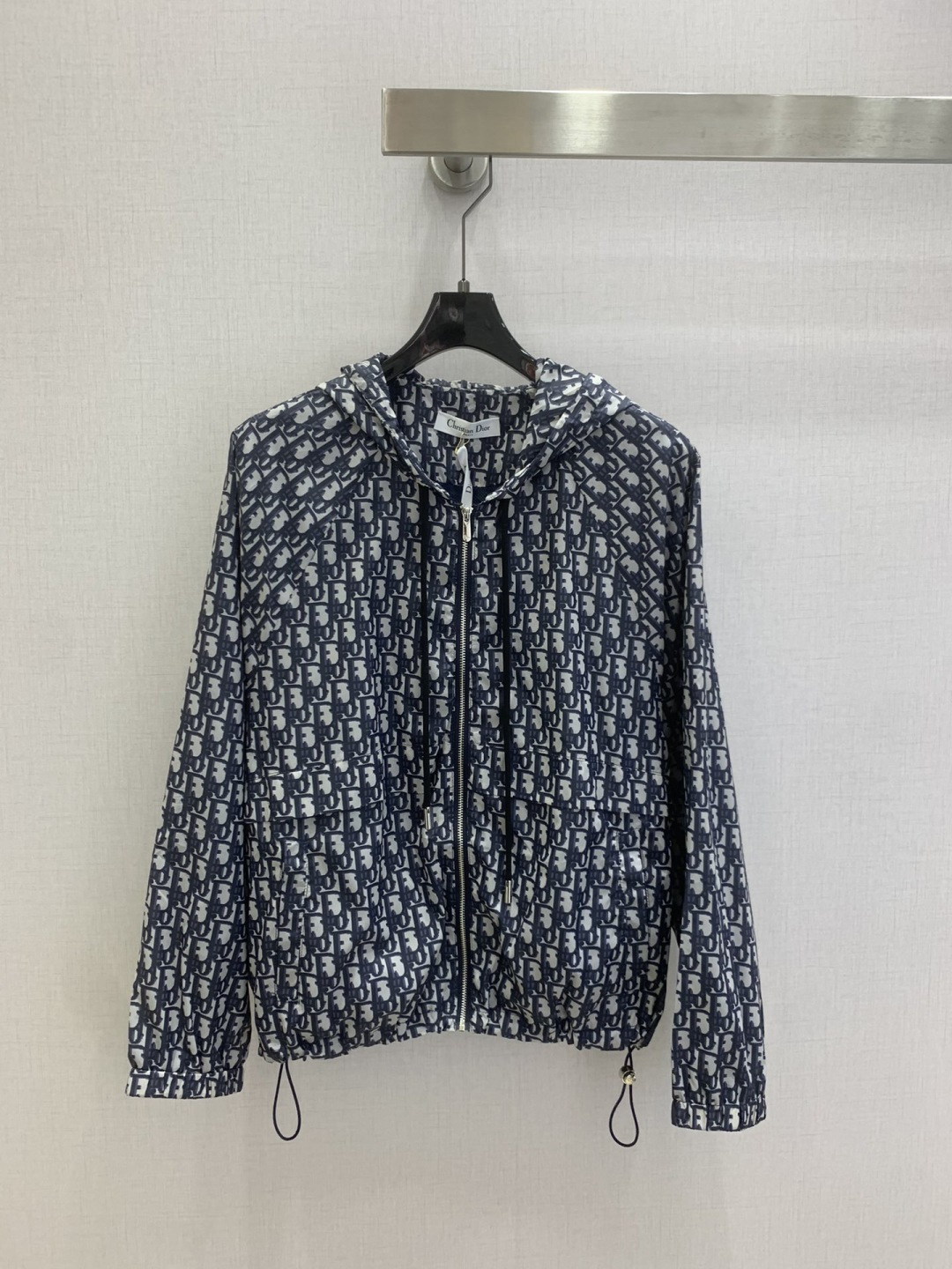 NO:797326,Highly recommended 26 early spring new style presbyopic hooded zipper sun protection jacket, this sports style high-quality hooded design, classic printing pattern, the fabric is ultra-light and breathable, the lining is made of breathable mesh lining that is not stuffy, two colors SML code, high quality ABC,, jackets & coats, hats,19860909强烈推荐 26早春新款 老花连帽拉链防晒外套,这款运动风高品质连帽设计,经典印花图案,面料超轻透气,里布采用透气网里布不闷热,两个色 SML码 高品质ABC,,jackets & coats,hats,,Women's clothing