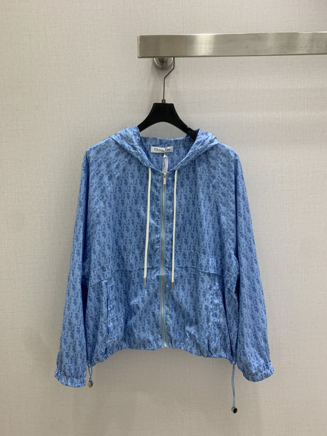 NO:797322,Highly recommended 26 early spring new style presbyopic hooded zipper sun protection jacket, this sports style high-quality hooded design, classic printing pattern, the fabric is ultra-light and breathable, the lining is made of breathable mesh lining that is not stuffy, two colors SML code, high quality ABC,, jackets & coats, hats,19860909强烈推荐 26早春新款 老花连帽拉链防晒外套,这款运动风高品质连帽设计,经典印花图案,面料超轻透气,里布采用透气网里布不闷热,两个色 SML码 高品质ABC,,jackets & coats,hats,,Women's clothing