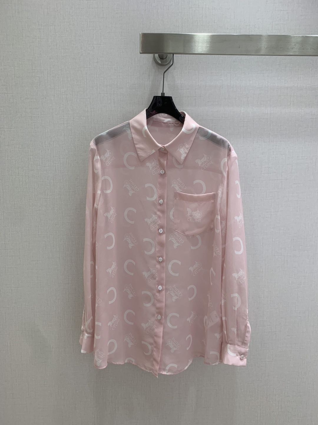 NO:802254,Highly recommended for the 26 spring and summer new styles. Printed lapel pocket shirt, letter web printed long skirt. Batch separately. A cute style, full of small details. Exquisite workmanship, age-reducing fashion, good HOLD style, won the hearts of fairies, soft and textured, classic, two colors SML code, high quality lining, skirts, shirts,19860909强烈推荐 26春夏新款 印花翻领口袋衬衫字母织带印花长半裙 分开批 可A可乖的风格,满满小细节太加分了.做工精致 减龄时尚 好HOLD住造型 深得仙女心 柔软有质感 经典之作 两个色 SML码 高品质衬,,skirts,shirts,,Women's clothing