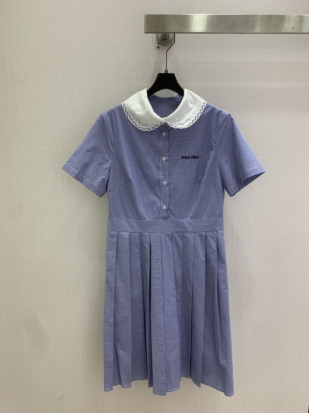 NO:802883,Highly recommended 26 spring and summer new style doll collar short-sleeved pleated dress, classic design, the upper body is exquisite and capable, easy to match!  The customized imported fabrics are crisp and stylish, with a full sense of high-end. Full of texture and fashionable, it is recommended to buy!  The quality of workmanship depends on the details. Two colors SML code. High quality ABC, skirts, T-shirts,19860909强烈推荐 26春夏新款 娃娃领短袖百褶连衣裙 经典款设计 上身精致又干练得体,搭配起来随心应手！定制的进口面料挺括有型 满满的高级感.质感十足,时尚潮流 ,推荐入手！ 做工品质看细节 两个色 SML码 高品质ABC,,skirts,T-shirt,,Women's clothing