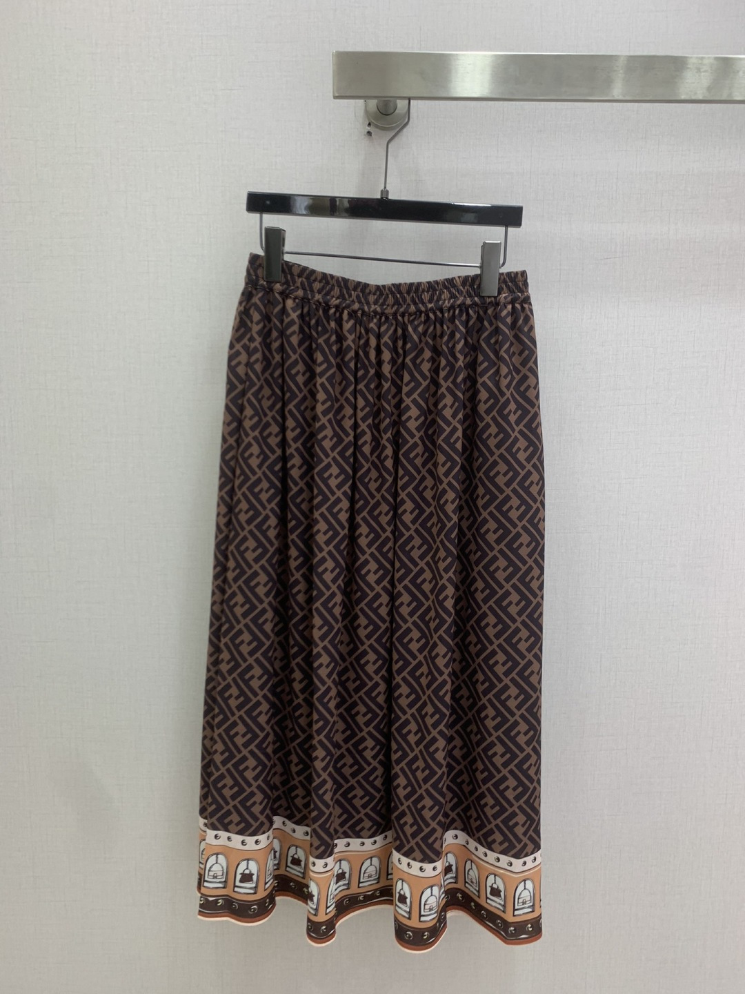 NO:802876,Highly recommended 26 spring and summer new style. Presbyopic lapel mesh shirt with spliced ​​printed long skirt. Separate batches. The shirt is slightly see-through. Fashionable and discreet. A cute style. Full of small details. Exquisite workmanship. Age-reducing fashion. Good HOLD style. Won the hearts of fairies. Soft and textured. Classic work. One color SML code. High quality, skirts, shirts,19860909强烈推荐 26春夏新款 老花翻领网纱衬衫拼接印花长半裙 分开批 衬衣微透视 若隐若现时尚小心机 可A可乖的风格,满满小细节太加分了.做工精致 减龄时尚 好HOLD住造型 深得仙女心 柔软有质感 经典之作 一个色 SML码 高品质,,skirts,shirts,,Women's clothing