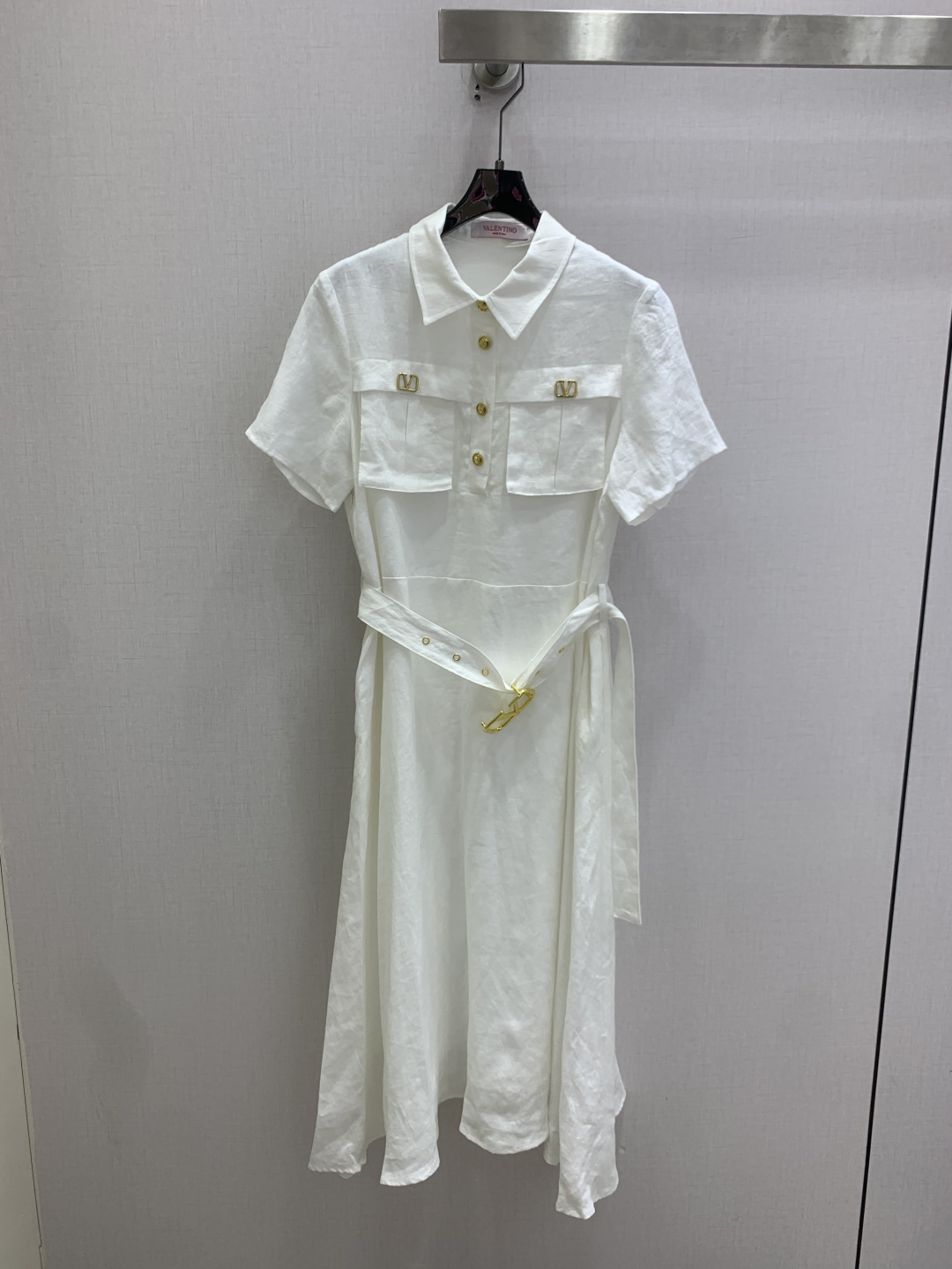 NO:805456,Highly recommended 26 spring and summer new style hardware belt short-sleeved dress [pure linen] fashionable and low-key, elegant and luxurious!  The styles are versatile and not picky, the original customized technical fabrics, the quality of workmanship depends on the details. A must-have for Bai Fumei!  One color SML code high quality ABC,,skirts,T-shirt,19860909强烈推荐 26春夏新款 五金腰带短袖连衣裙【纯亚麻】时髦低调 气质又奢华高级！版型百搭不挑人,原版定制科技面料 做工品质看细节.白富美必入！一个色 SML码 高品质ABC,,skirts,T-shirt,,Women's clothing