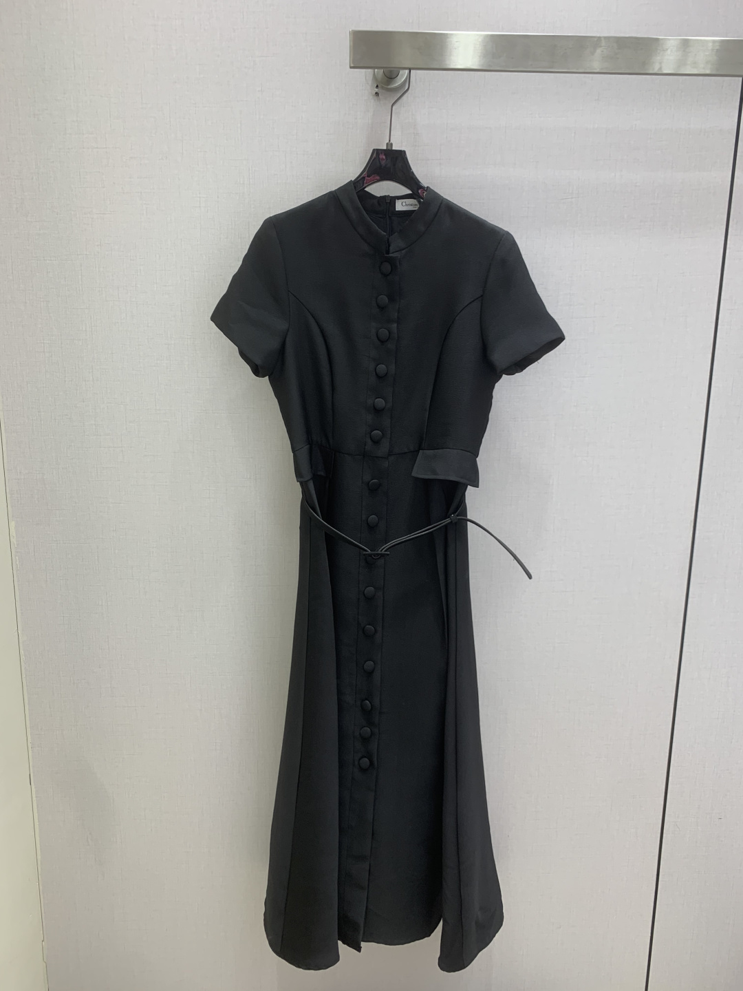 NO:805428,Highly recommended 26 spring and summer new style stand-up collar pleated belt dress, fashionable and low-key, elegant and luxurious!  The styles are versatile and not picky, the original customized technical fabrics, the quality of workmanship depends on the details. A must-have for Bai Fumei!  Two colors SML code high quality ABC,,skirts,19860909强烈推荐 26春夏新款 立领压褶腰带连衣裙 时髦低调 气质又奢华高级！版型百搭不挑人,原版定制科技面料 做工品质看细节.白富美必入！两个色 SML码 高品质ABC,,skirts,,Women's clothing