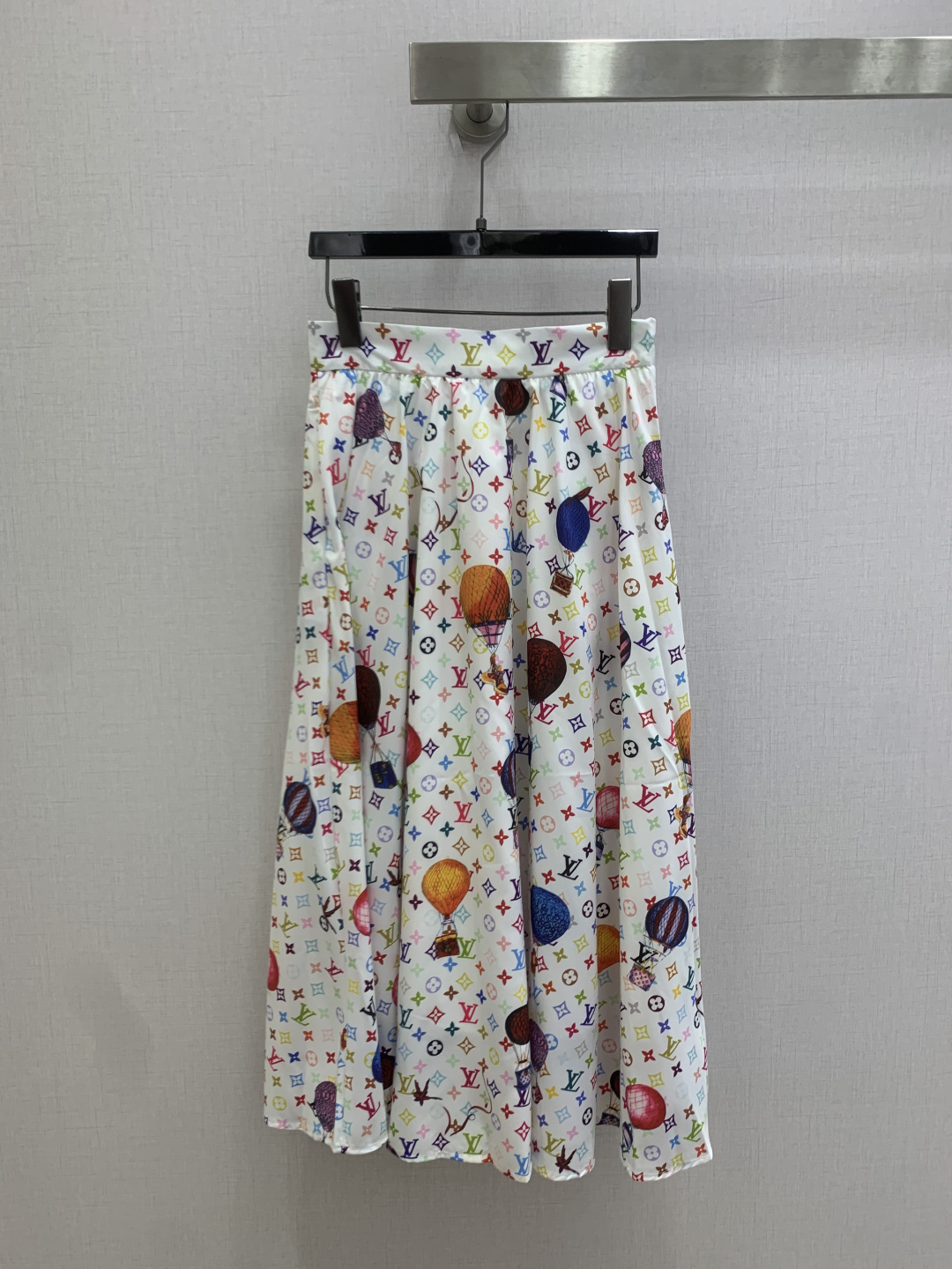 NO:807653,Highly recommended for the 26 spring and summer new styles. Colorful presbyopic pocket shirts. Colorful presbyopic long skirts. Batch separately. A cute style. Full of small details. Extra points. Exquisite workmanship. Age-reducing fashion. Good HOLD style. Won the hearts of fairies. Soft and textured. Classic work. Two colors. SML code. High quality, skirts, shirts,19860909强烈推荐 26春夏新款 彩色老花口袋衬衫彩色老花长半裙 分开批 可A可乖的风格,满满小细节太加分了.做工精致 减龄时尚 好HOLD住造型 深得仙女心 柔软有质感 经典之作 两个色 SML码 高品,,skirts,shirts,,Women's clothing