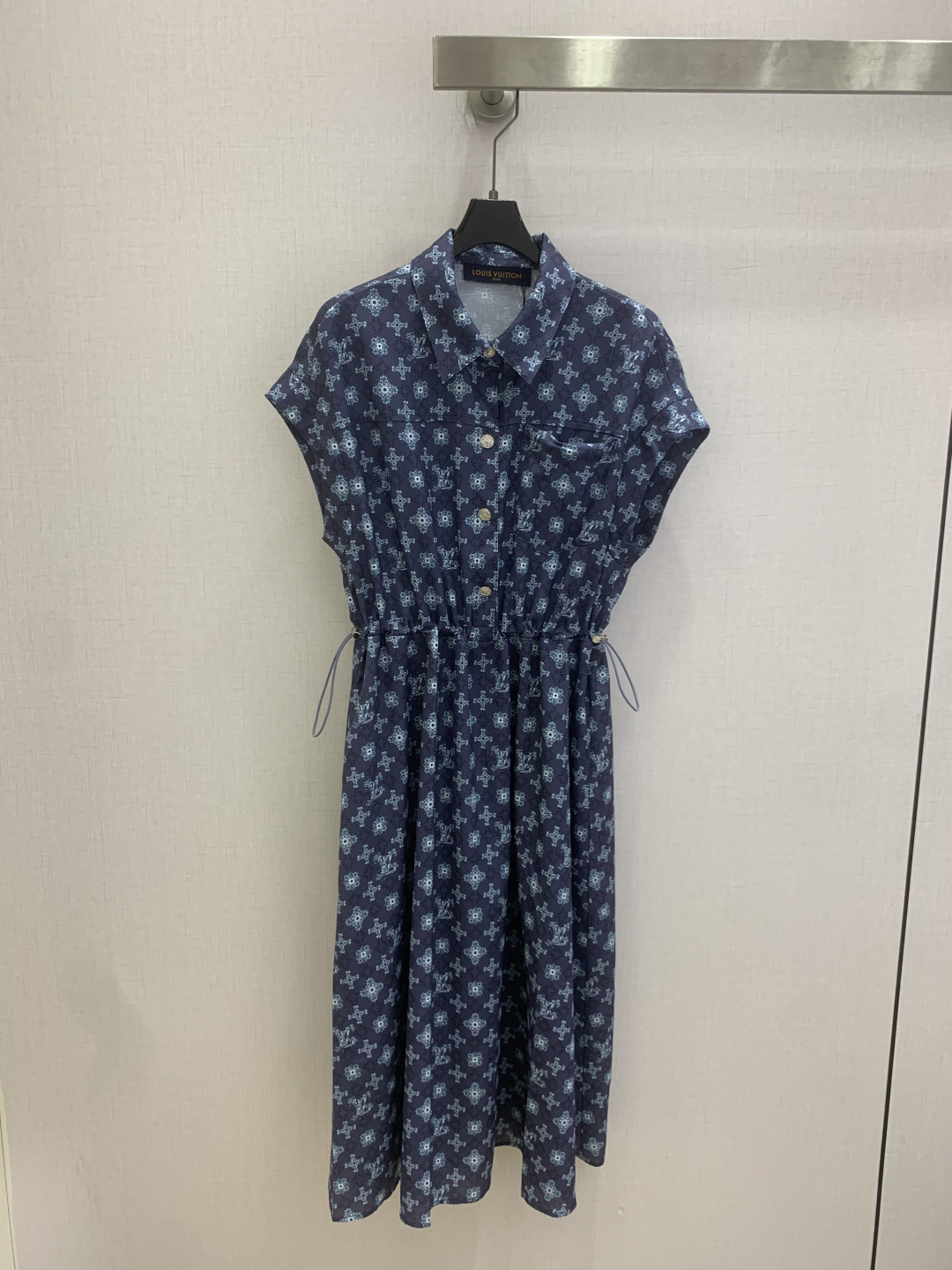 NO:807691,Highly recommended 26 spring and summer new style printed drawstring dress, lapel dropped shoulder design, drawstring waist for easy wear, linen printed pattern summer pastoral style elegant and fresh, two colors SML code high quality ABC,,skirts,19860909强烈推荐 26春夏新款 印花抽绳连衣裙,翻领落肩设计,抽绳收腰不挑身材穿搭,麻料印花图案夏季田园风优雅清新,两个色 SML码 高品质ABC,,skirts,,Women's clothing