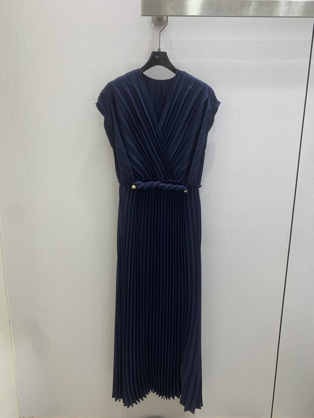 NO:808256,Highly recommended 26 spring and summer new pleated knot dress, full of texture, elegant design, OK for daily OL, a fashionable pleated skirt with unique charm, two-piece set, one color, SMLXL code, high quality ABC,,skirts,19860909强烈推荐 26春夏新款 百褶纽结连衣裙 质感十足 优雅气质设计 日常OL都OK 一款具有独特魅力的时尚百褶裙 两件套 一个色 SMLXL码 高品质ABC,,skirts,,Women's clothing
