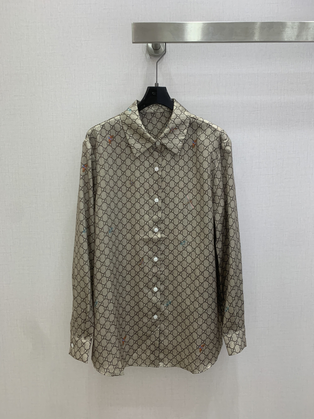 NO:808241,Highly recommended 26 spring and summer new style. Presbyopic lapel pocket shirt. Presbyopic drawstring straight trousers. Batch separately. A cute style, full of small details. Exquisite workmanship. Age-reducing fashion. Good HOLD style. Won the hearts of fairies. Soft and textured. Classic. Two colors. SML code. High quality lining, shirts.19860909强烈推荐 26春夏新款 老花翻领口袋衬衫老花抽绳直筒长裤 分开批 可A可乖的风格,满满小细节太加分了.做工精致 减龄时尚 好HOLD住造型 深得仙女心 柔软有质感 经典之作 两个色 SML码 高品质衬,,shirts,,Women's clothing